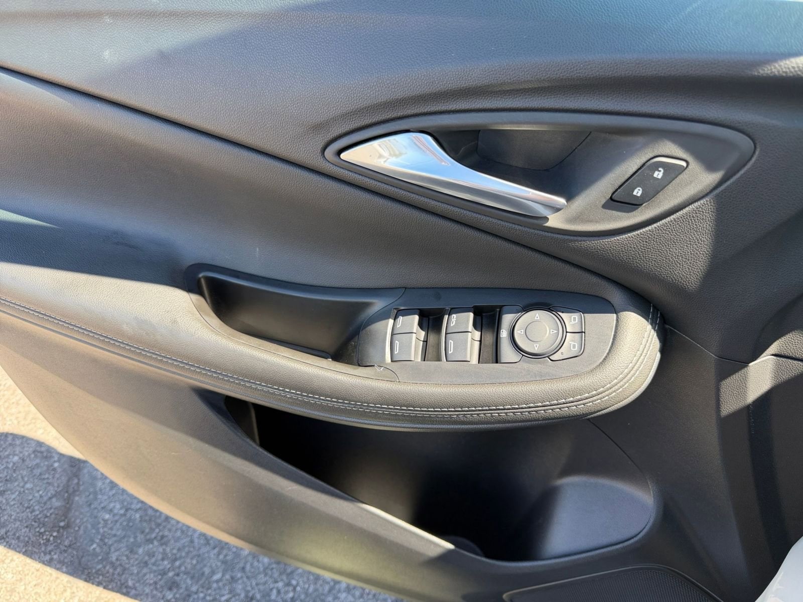 Thumbnail: 2025 Buick Encore GX - 18