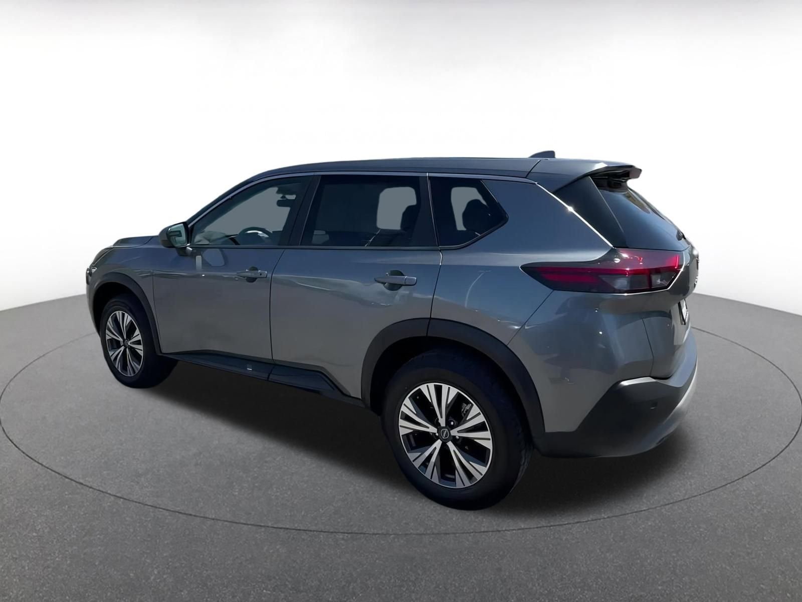 2023 Nissan Rogue SV 10