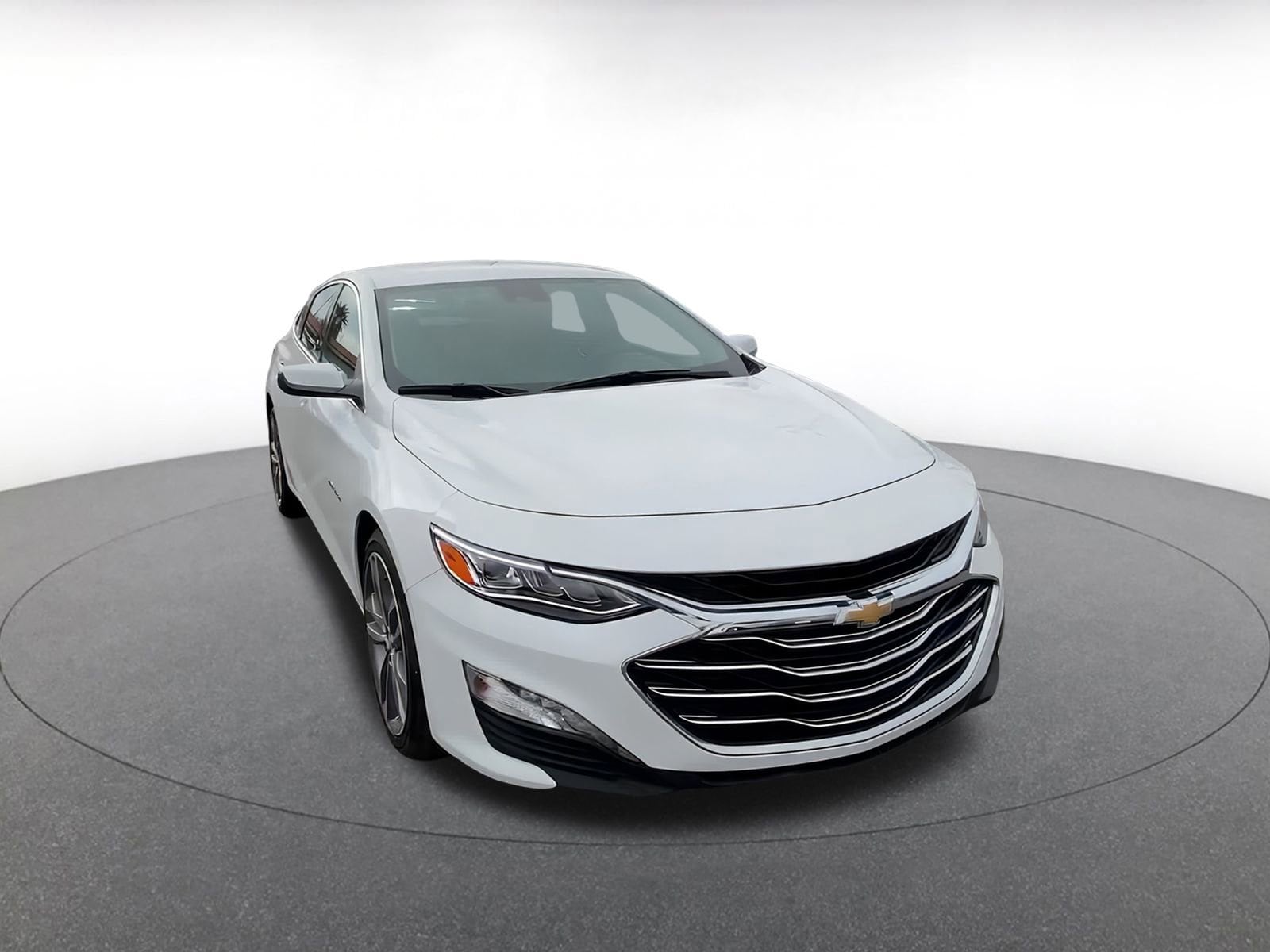 Thumbnail: 2024 Chevrolet Malibu - 3