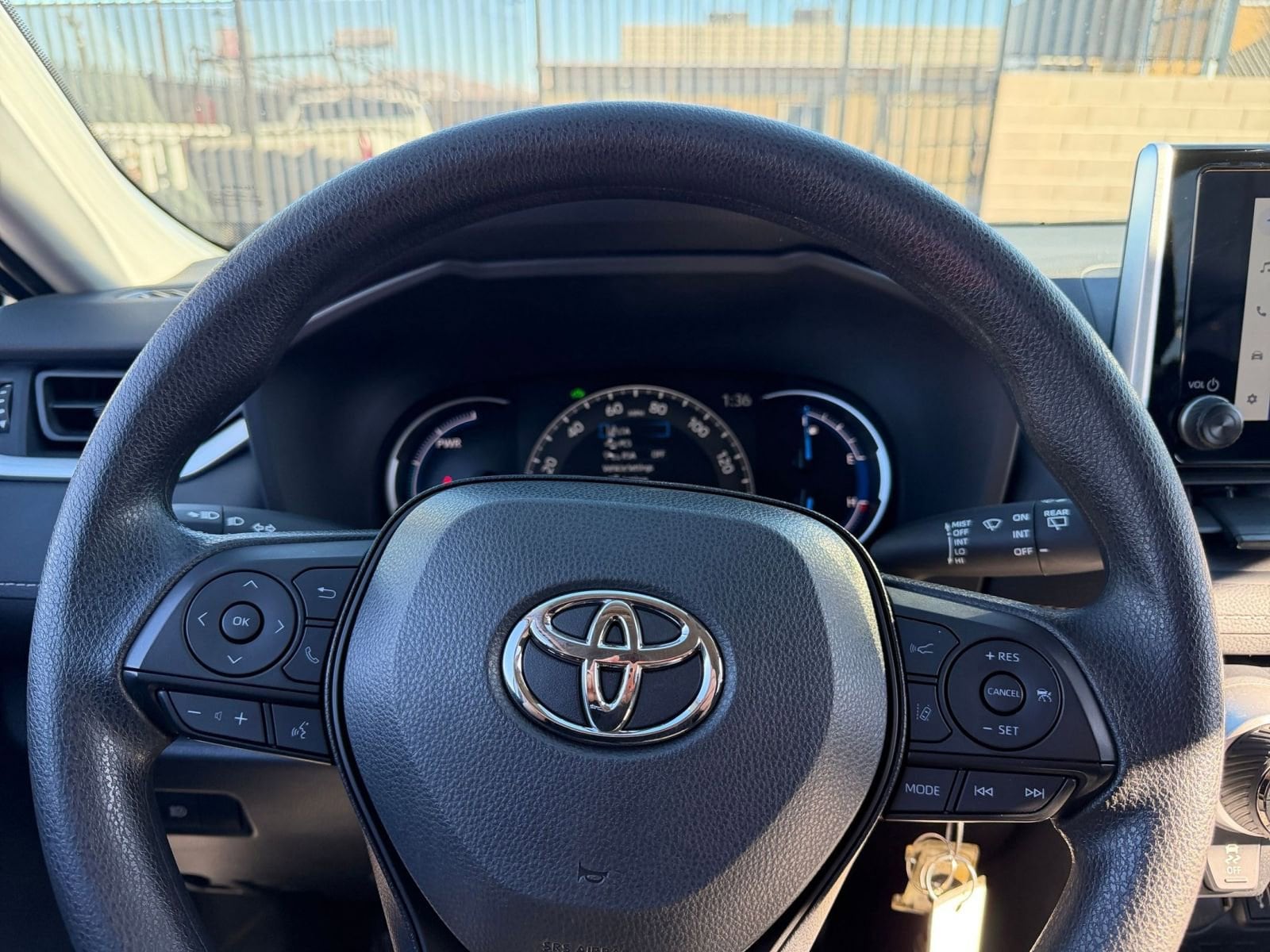 Thumbnail: 2025 Toyota RAV4 - 28