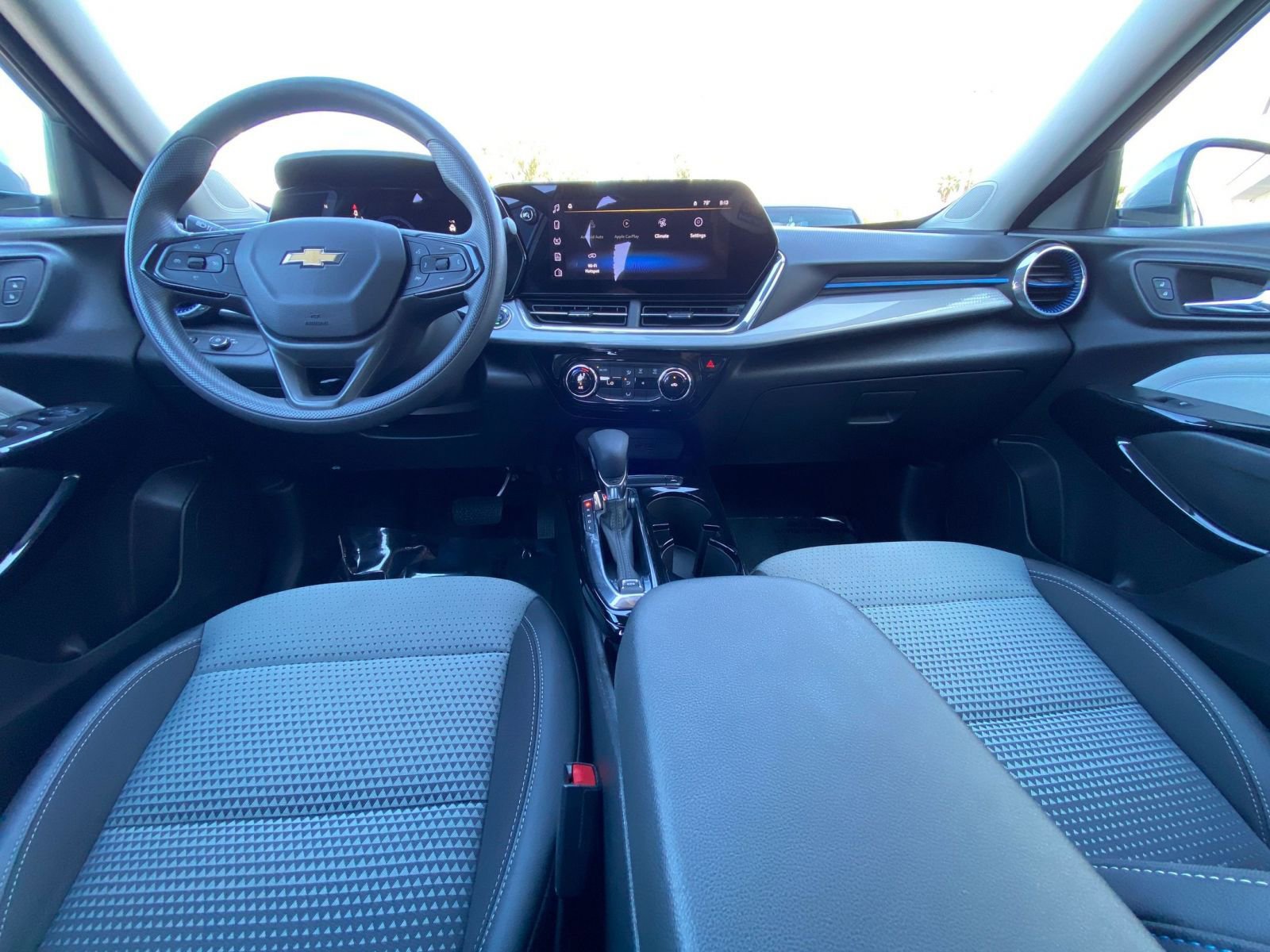 Thumbnail: 2025 Chevrolet Trax - 32