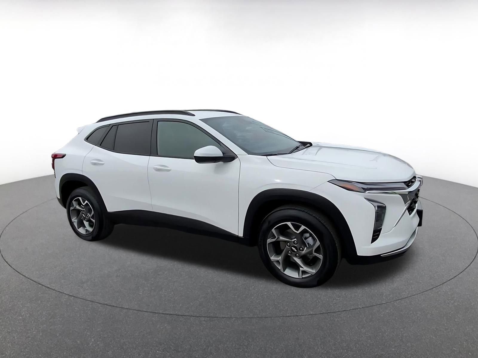 Thumbnail: 2025 Chevrolet Trax - 2