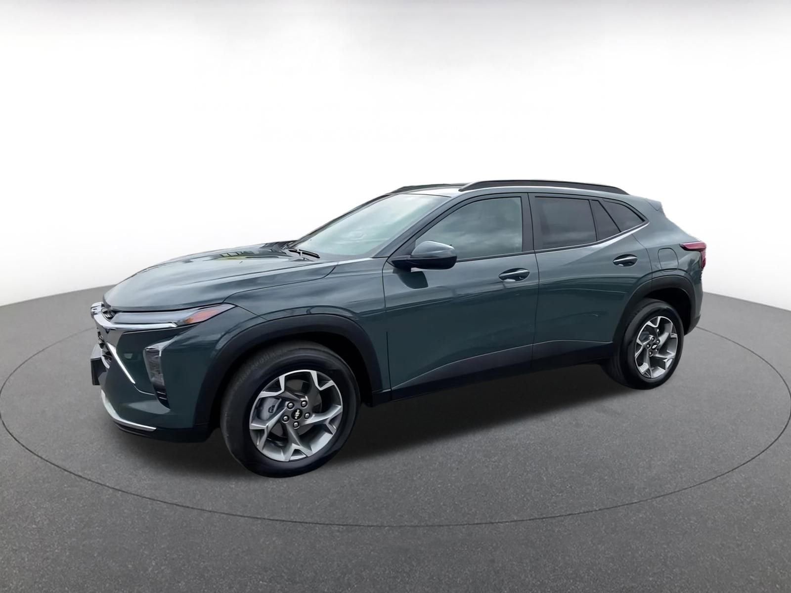 Thumbnail: 2025 Chevrolet Trax - 8