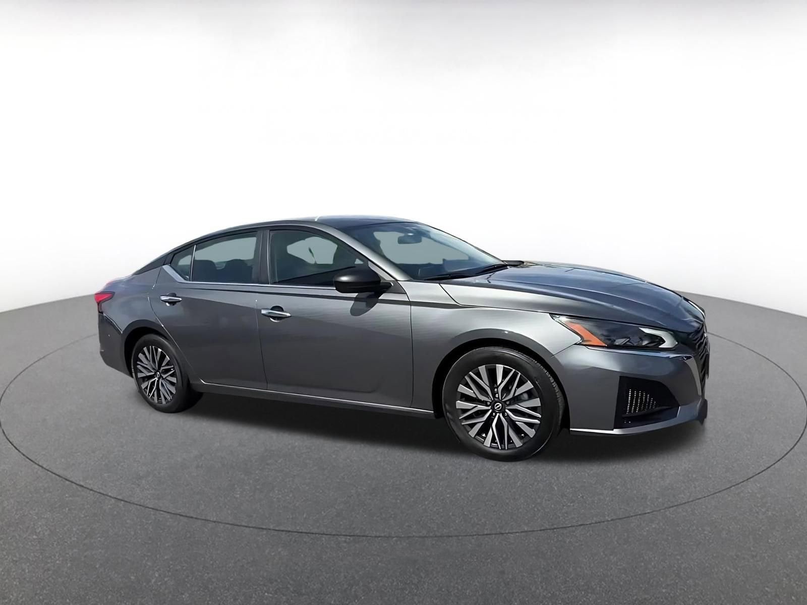 Thumbnail: 2025 Nissan Altima - 2