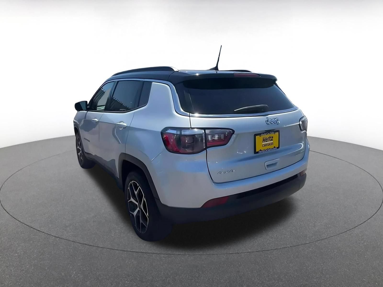 Thumbnail: 2025 Jeep Compass - 9