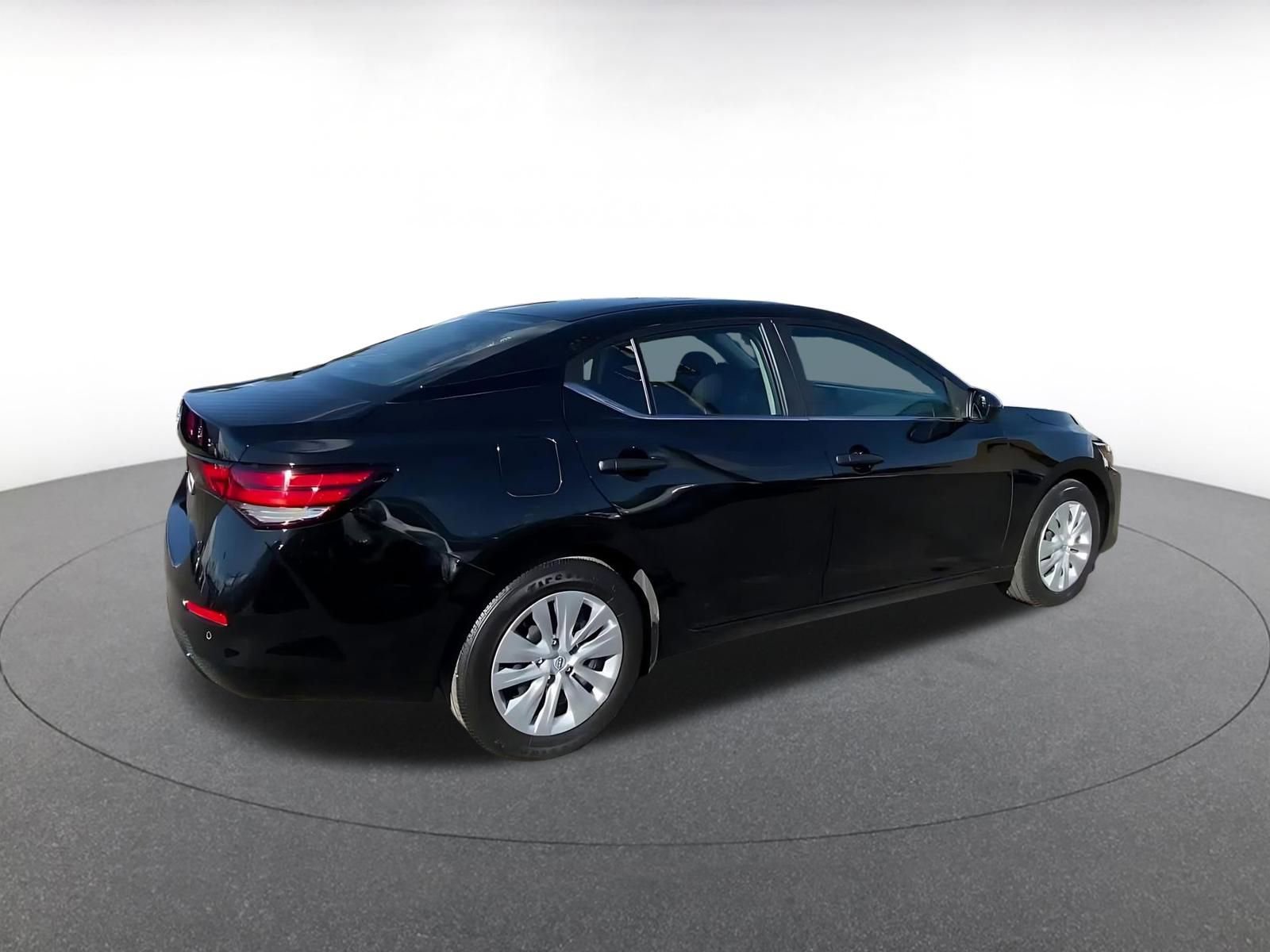 Thumbnail: 2025 Nissan Sentra - 15