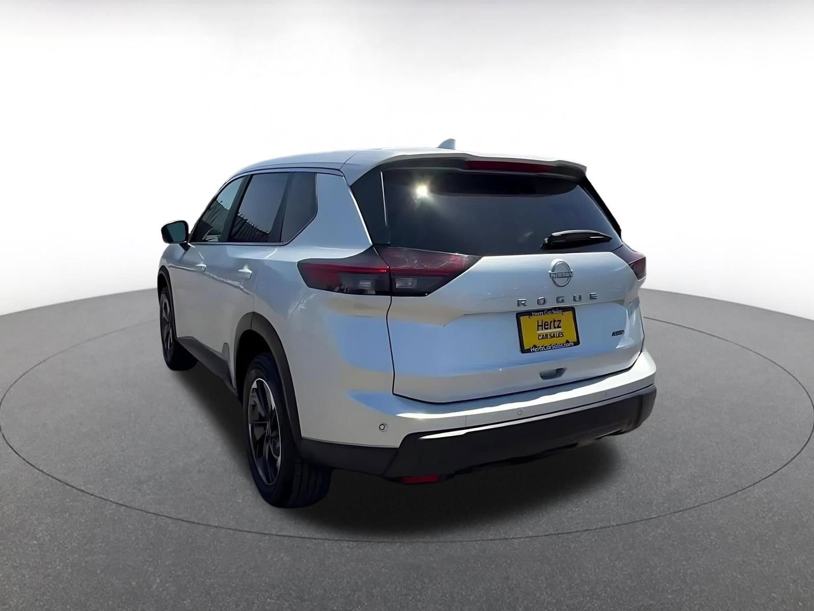 Thumbnail: 2025 Nissan Rogue - 11
