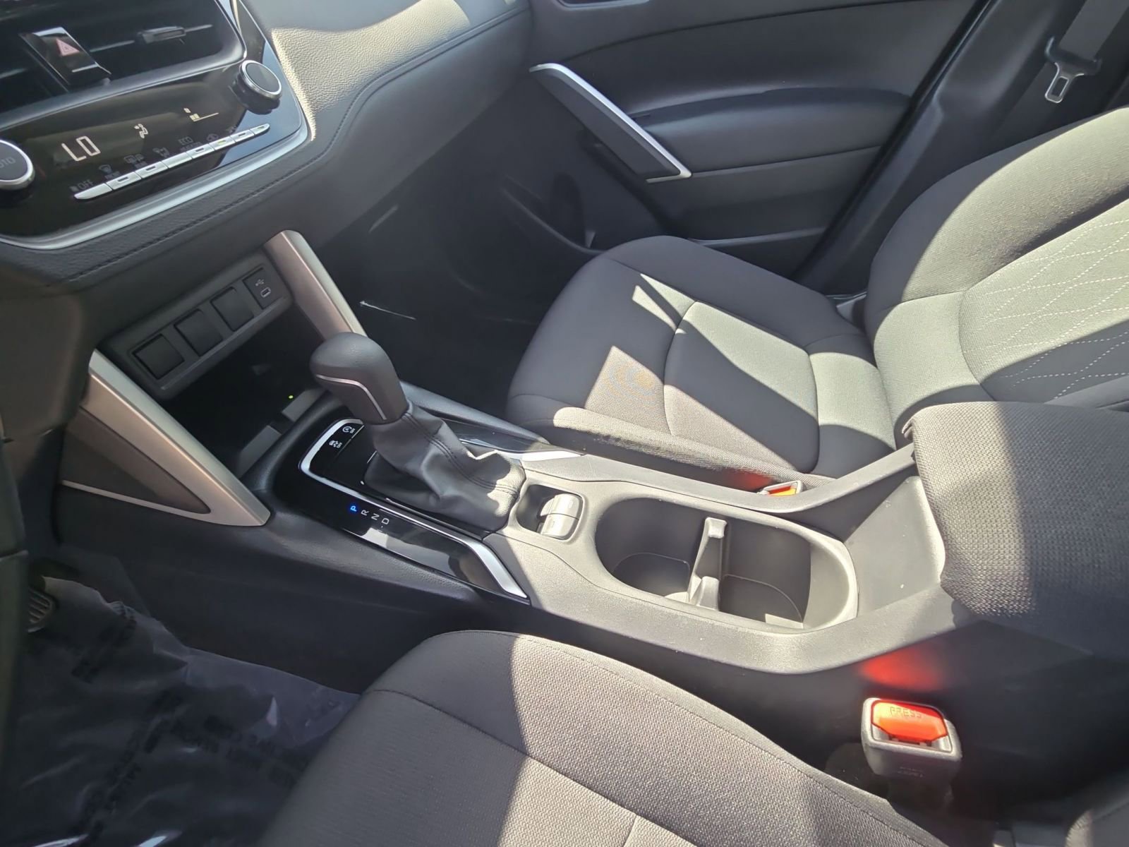 Thumbnail: 2025 Toyota Corolla Cross - 27