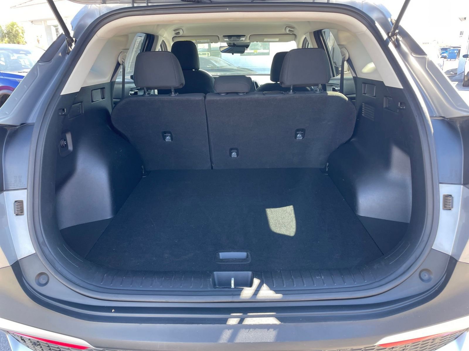 Thumbnail: 2024 Kia Sportage - 32