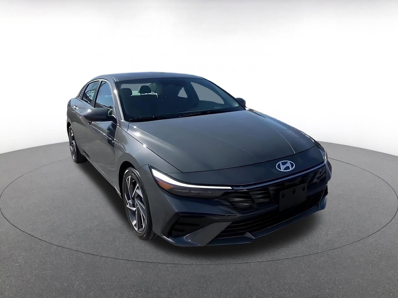 Thumbnail: 2025 Hyundai Elantra - 3