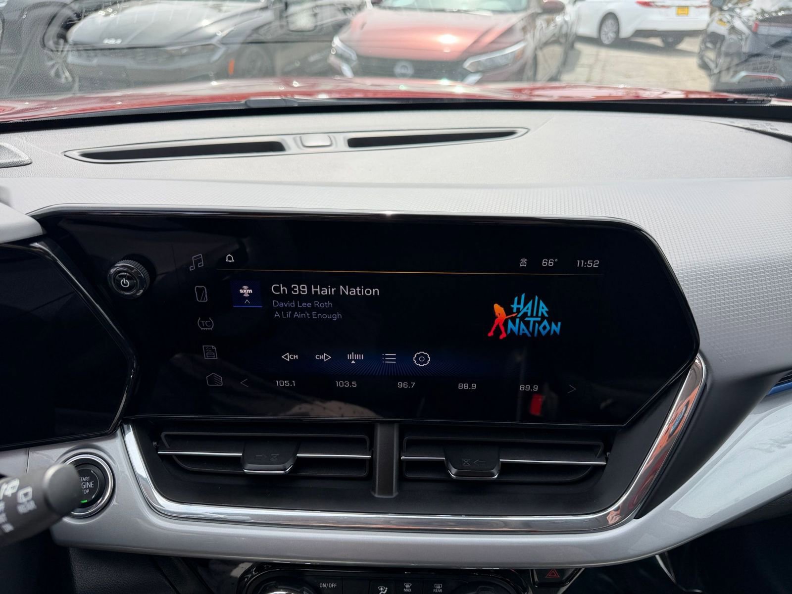 Thumbnail: 2025 Chevrolet Trax - 17