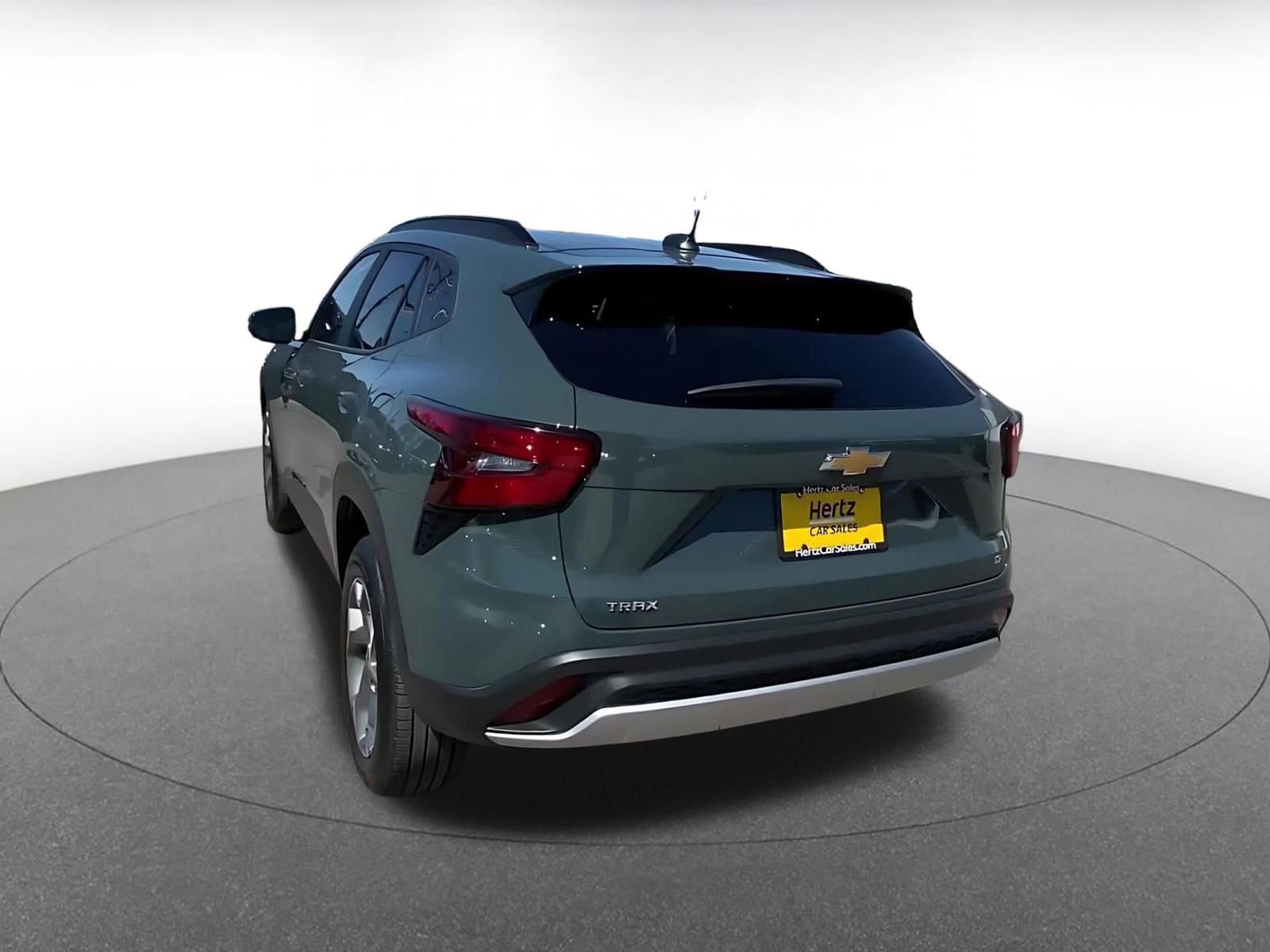 Thumbnail: 2025 Chevrolet Trax - 11
