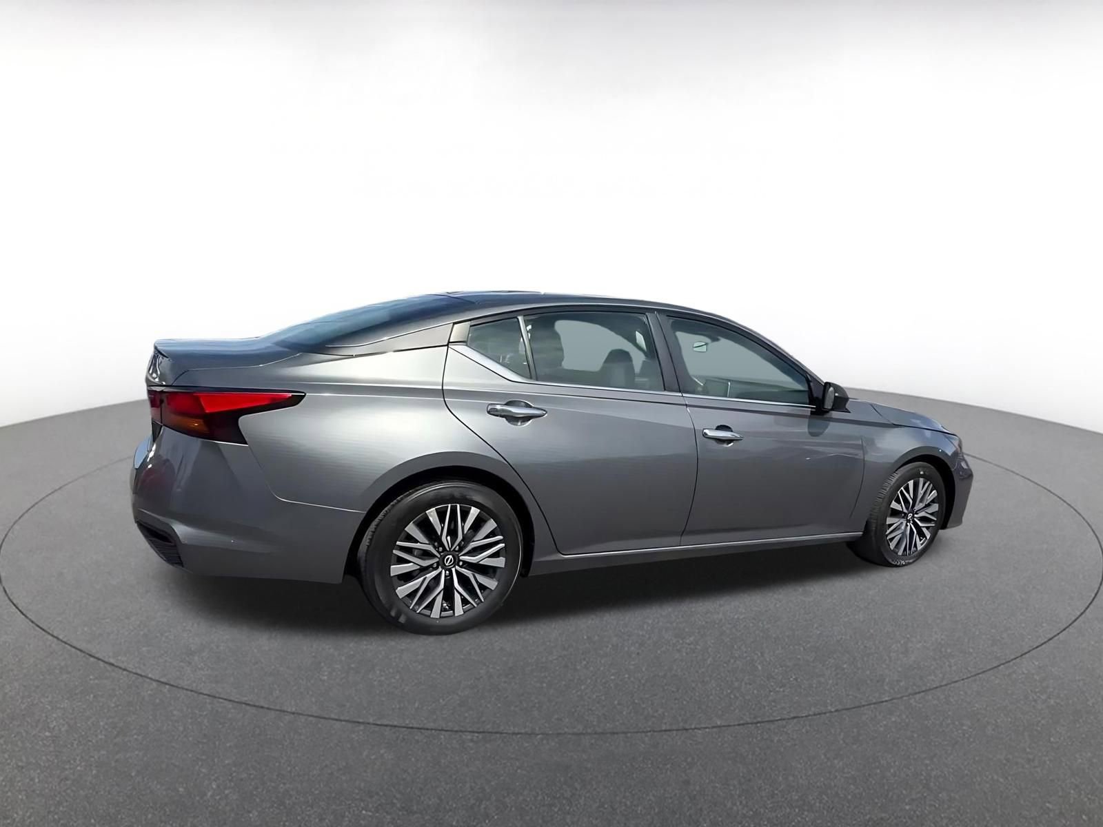 Thumbnail: 2025 Nissan Altima - 15
