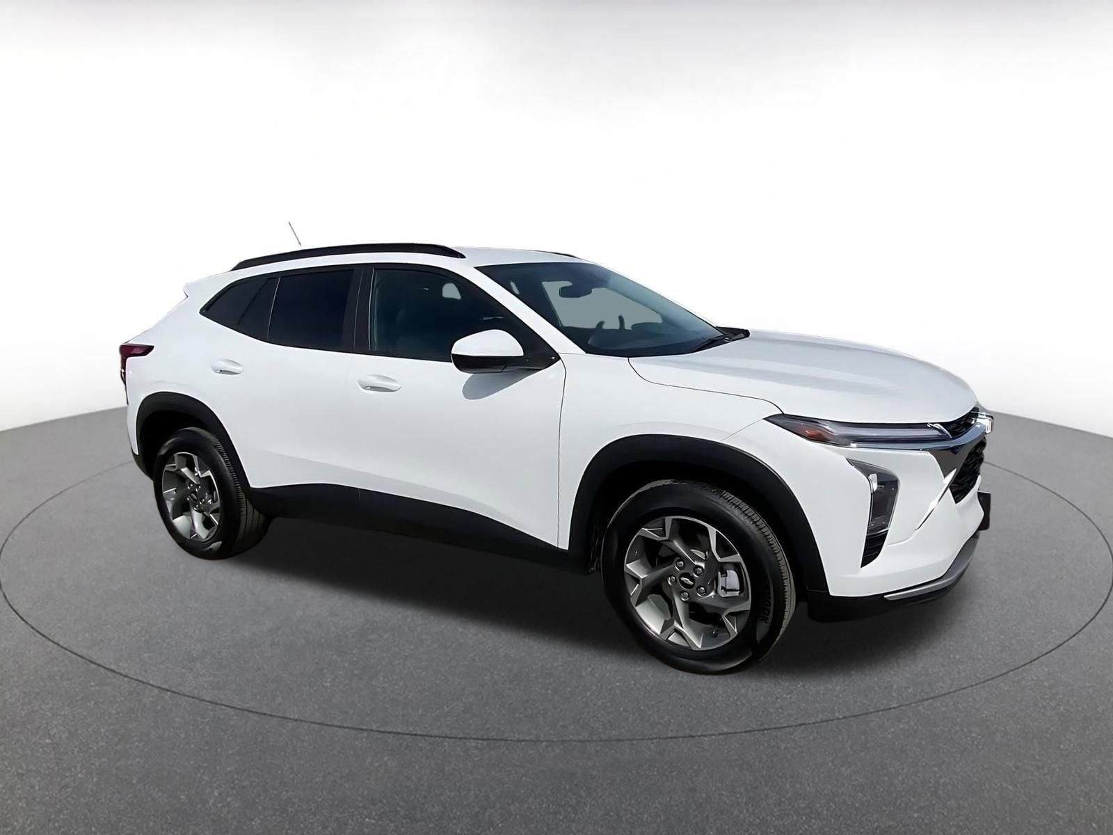 Thumbnail: 2025 Chevrolet Trax - 2