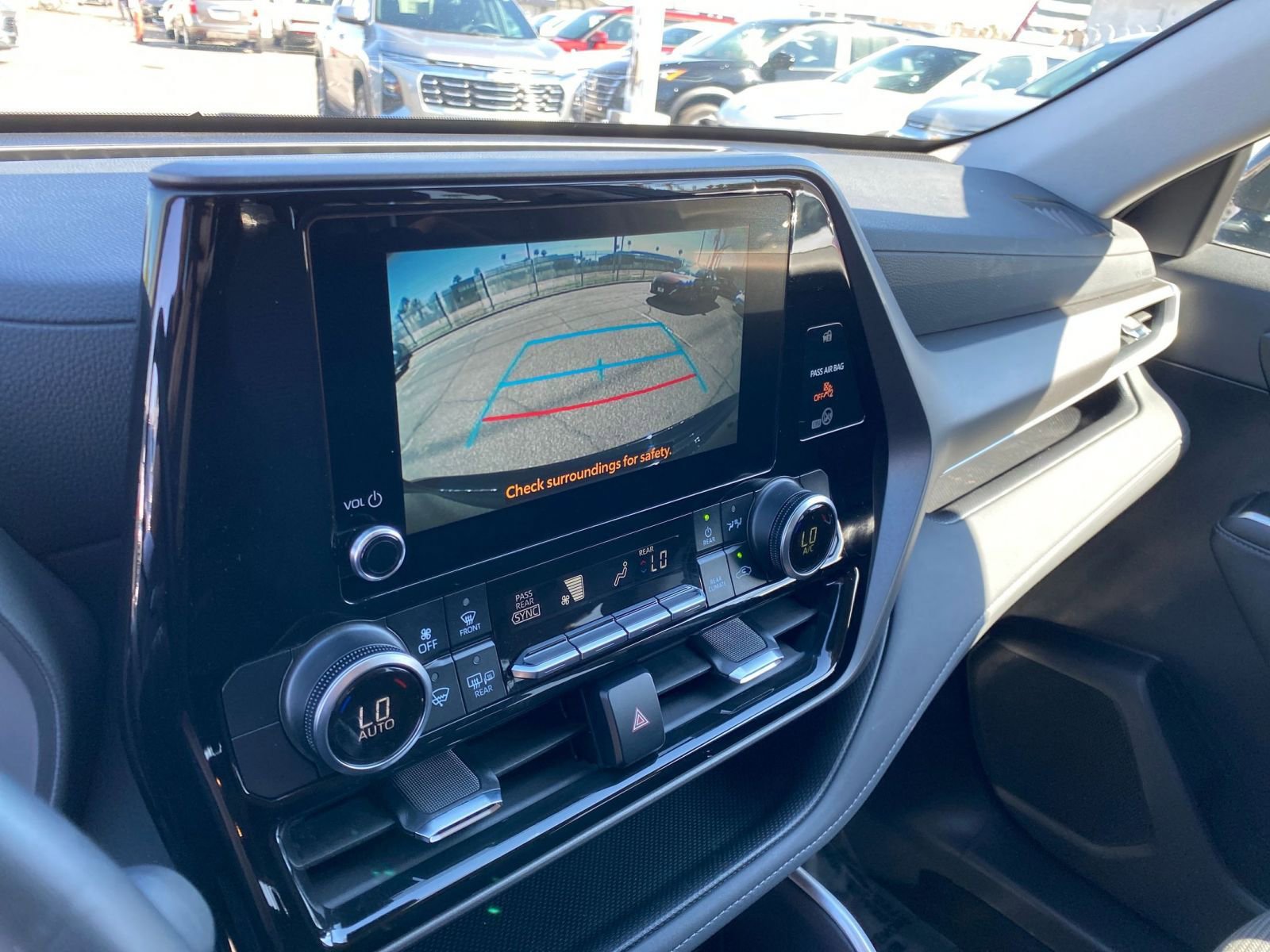 Thumbnail: 2025 Toyota Highlander - 25