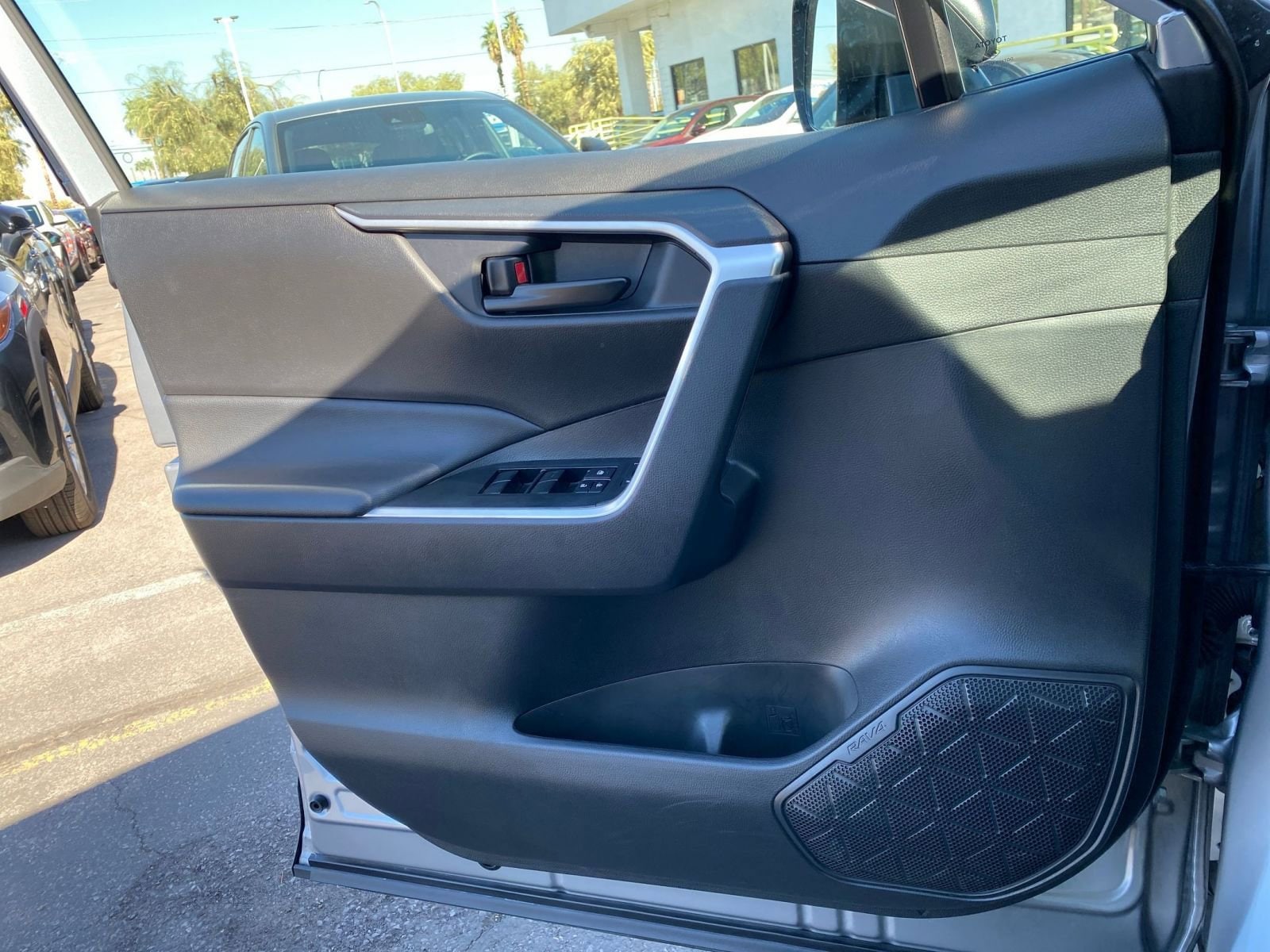 Thumbnail: 2025 Toyota RAV4 - 20