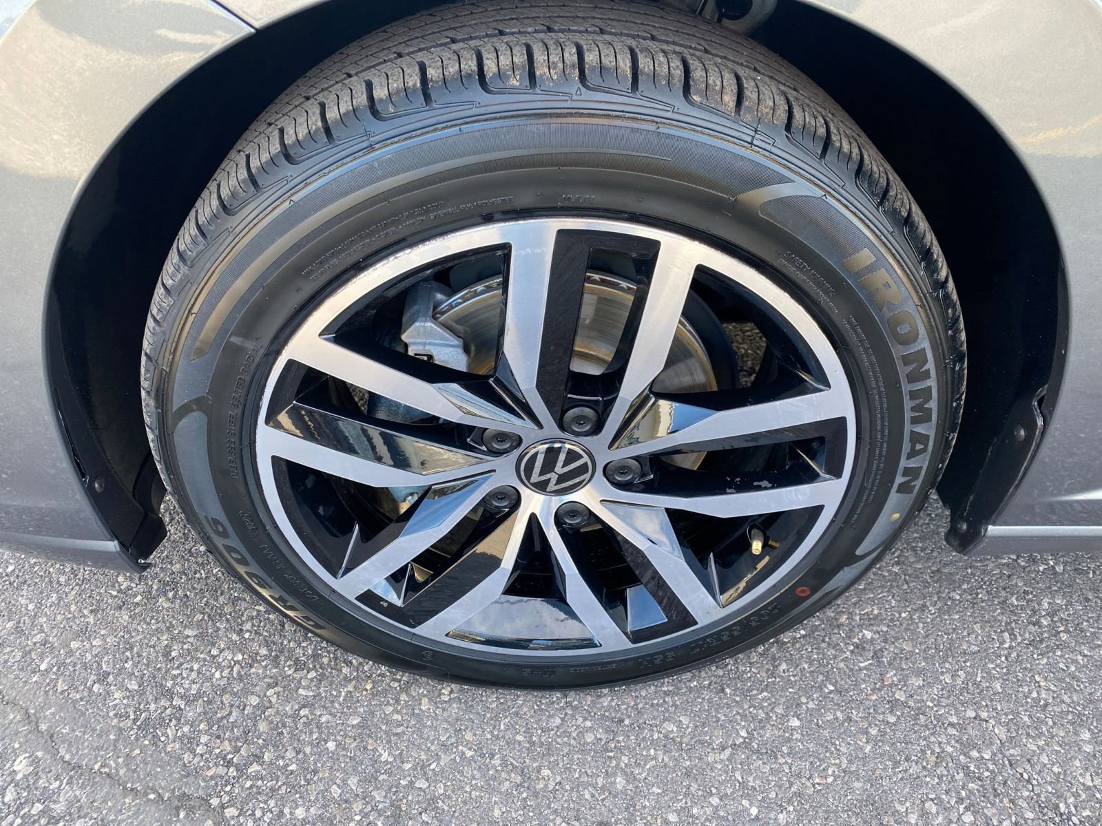 Thumbnail: 2025 Volkswagen Jetta - 31