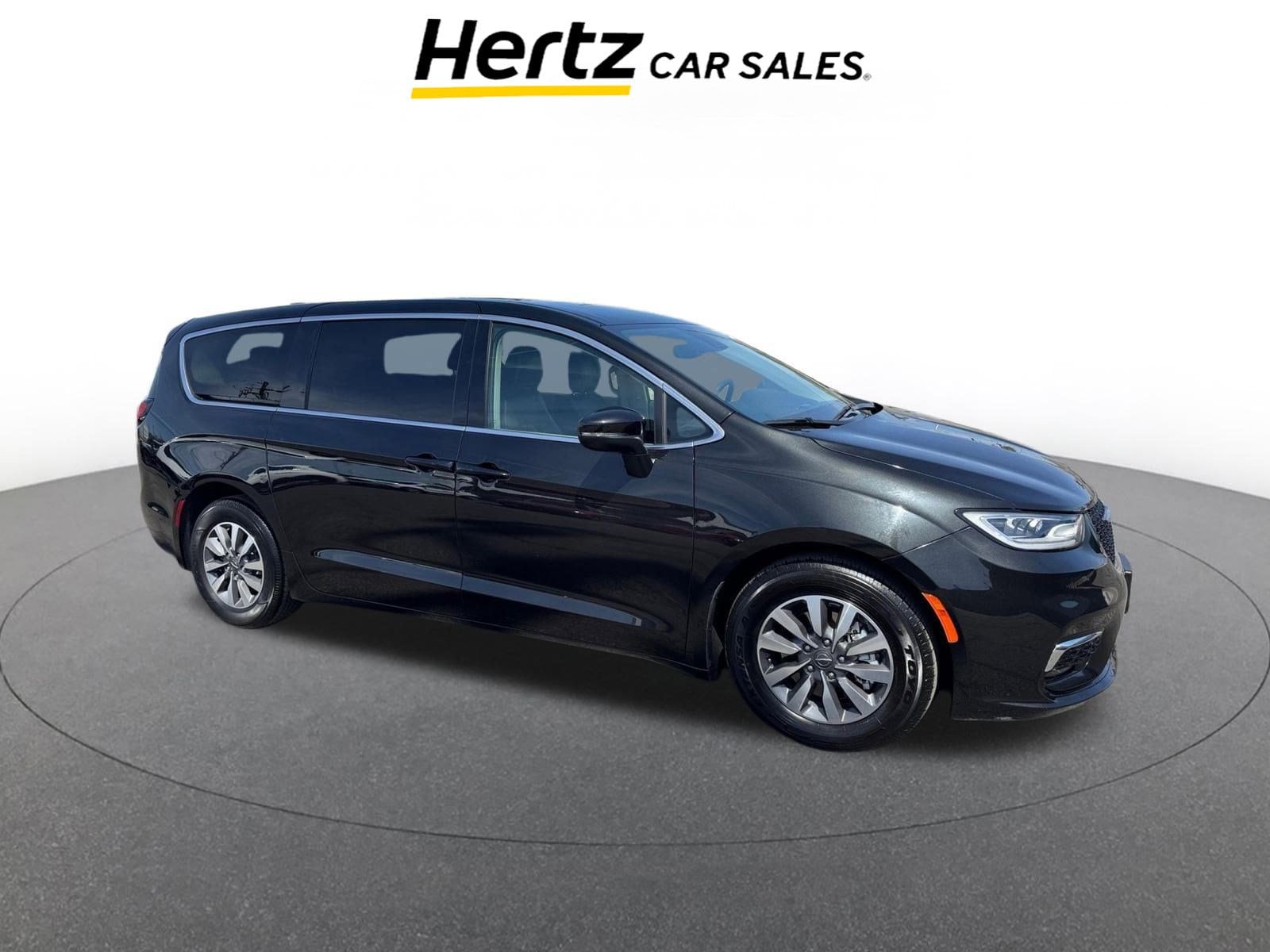 Thumbnail: 2023 Chrysler Pacifica - 1