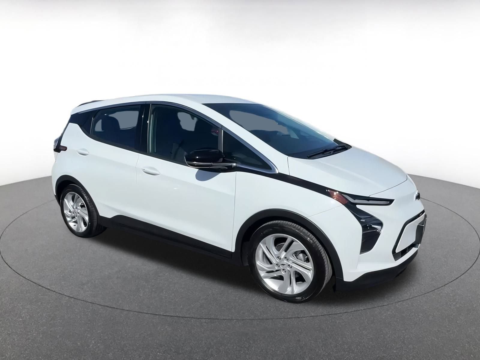 Thumbnail: 2023 Chevrolet Bolt EV - 2