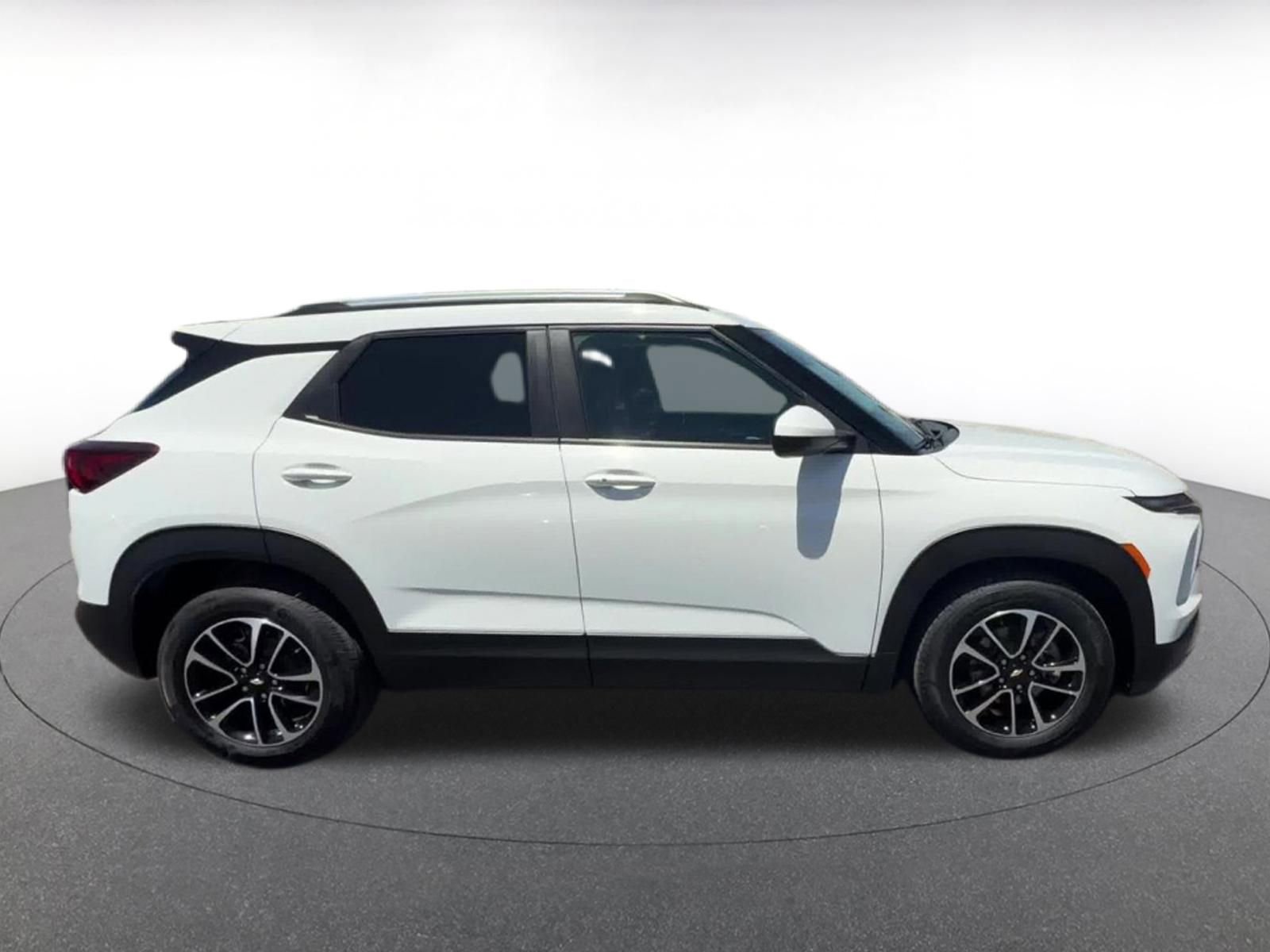 Thumbnail: 2025 Chevrolet TrailBlazer - 16