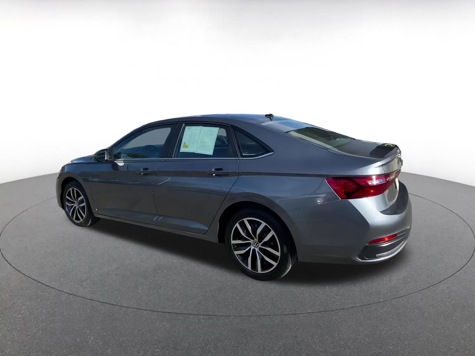 Thumbnail: 2025 Volkswagen Jetta - 10