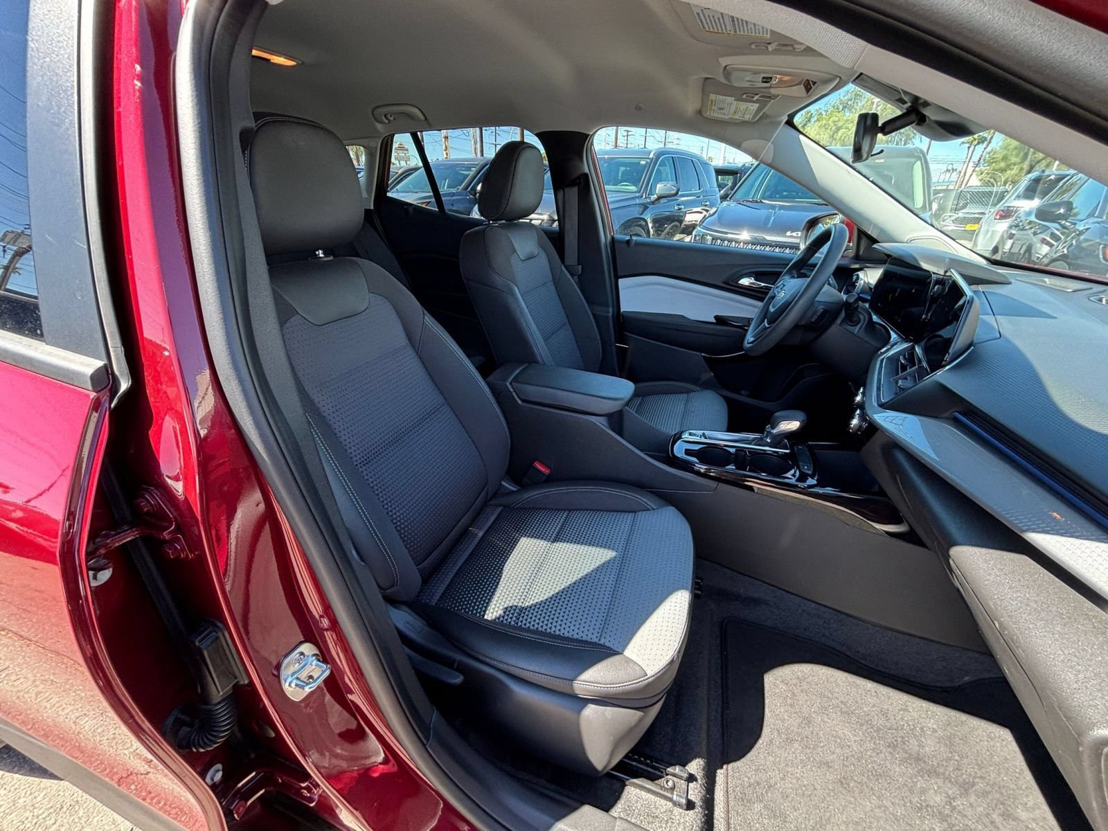 Thumbnail: 2025 Chevrolet Trax - 25