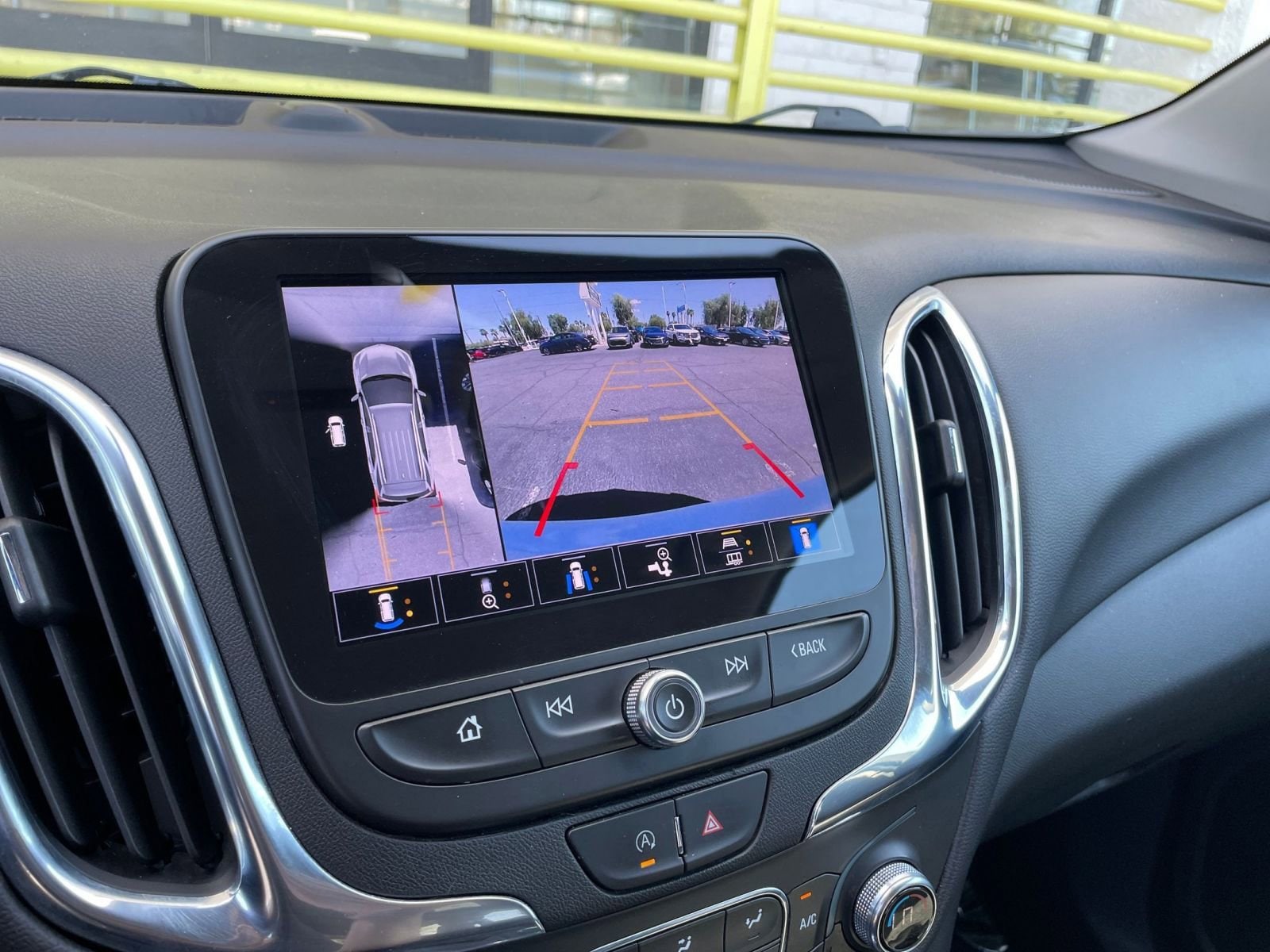 Thumbnail: 2022 Chevrolet Equinox - 17