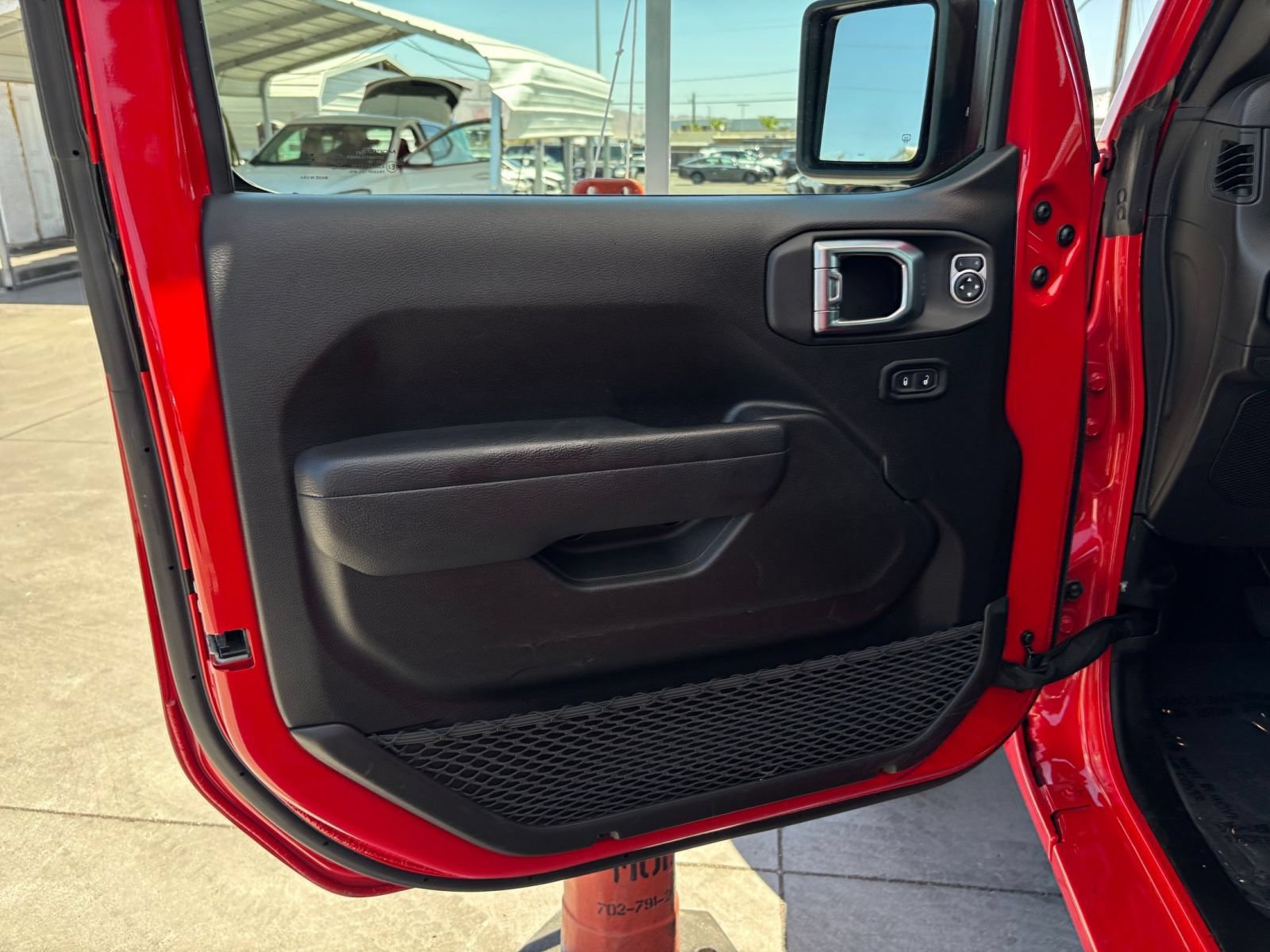 Thumbnail: 2025 Jeep Wrangler - 18