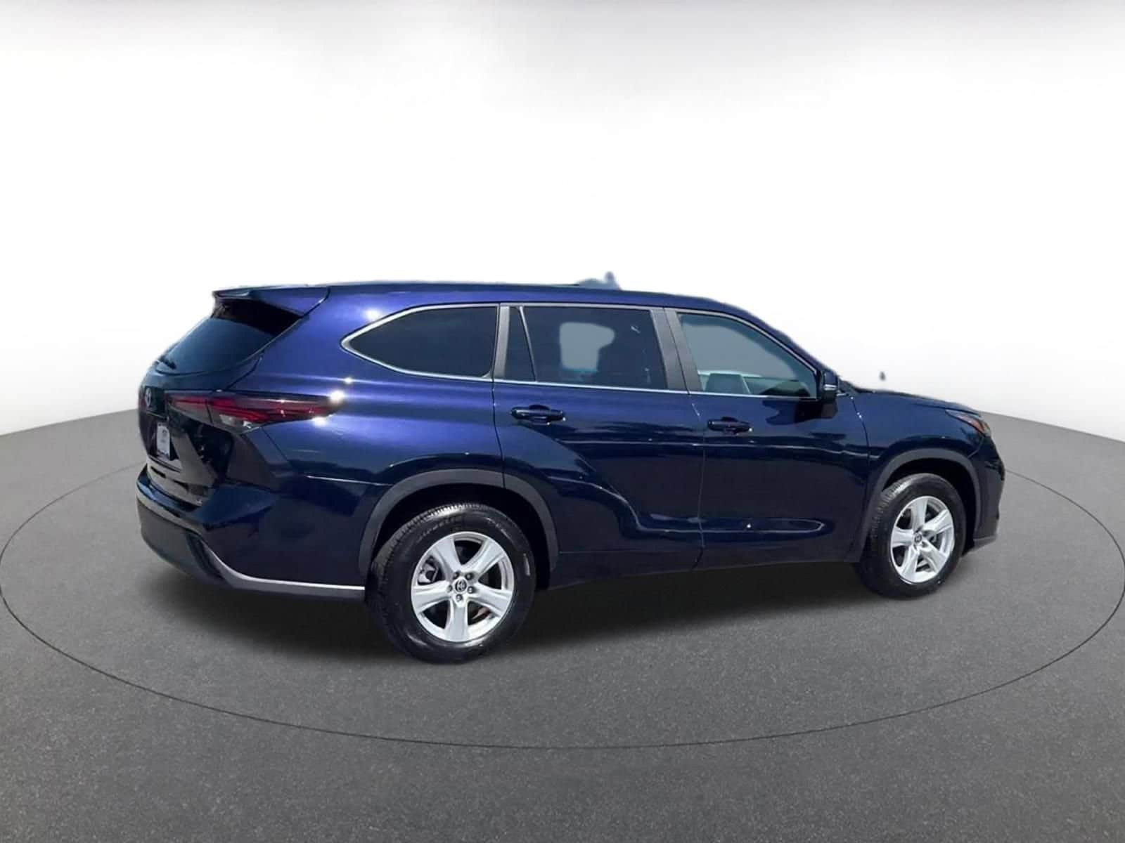 Thumbnail: 2025 Toyota Highlander - 15