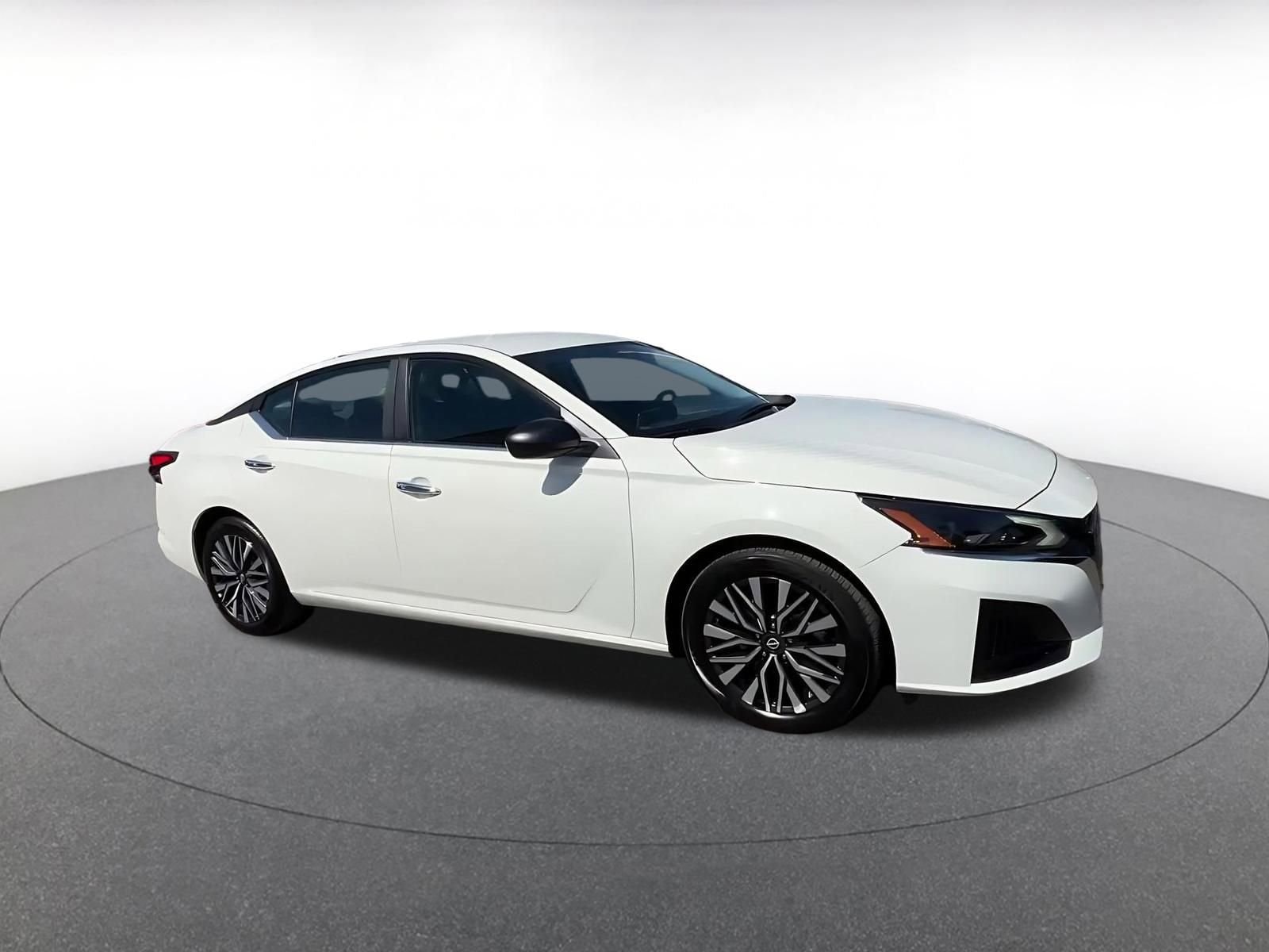 Thumbnail: 2025 Nissan Altima - 2