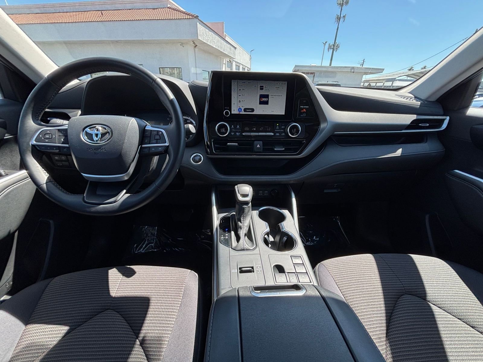 Thumbnail: 2025 Toyota Highlander - 35