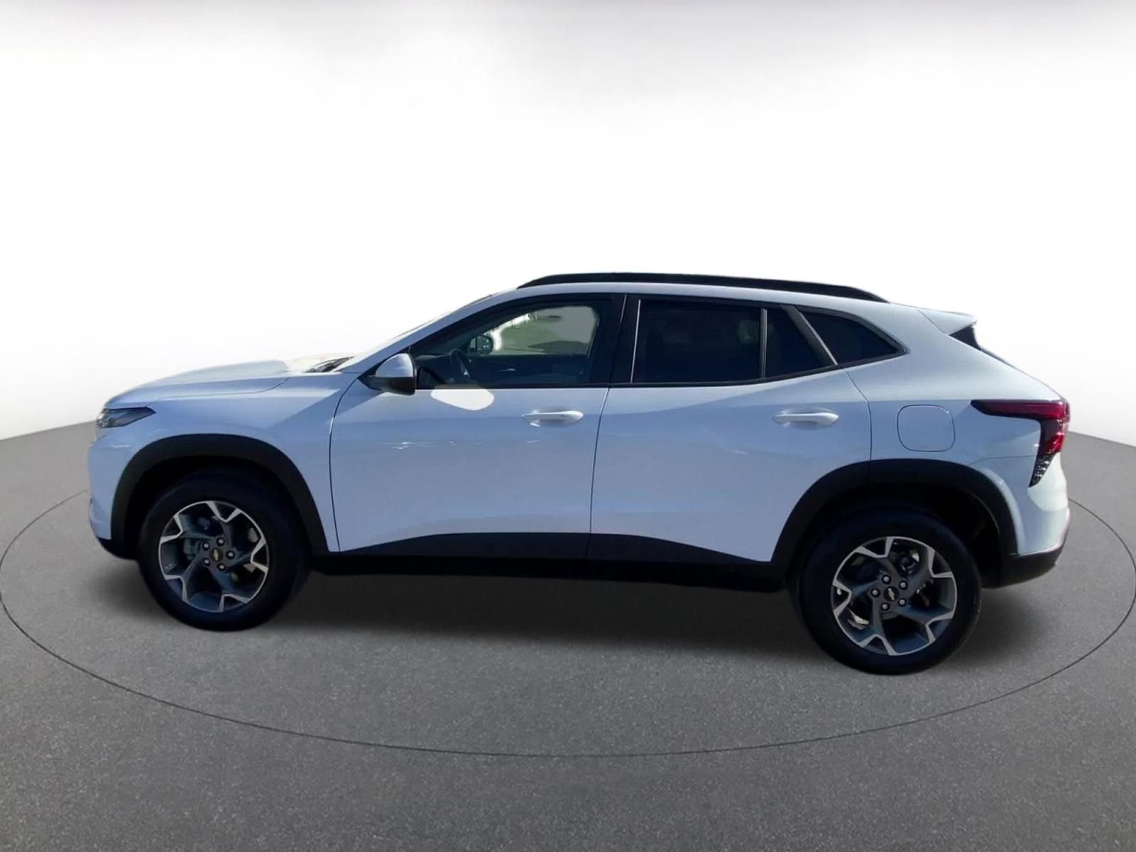 Thumbnail: 2025 Chevrolet Trax - 9