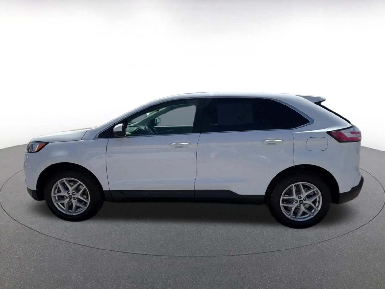 Thumbnail: 2024 Ford Edge - 9