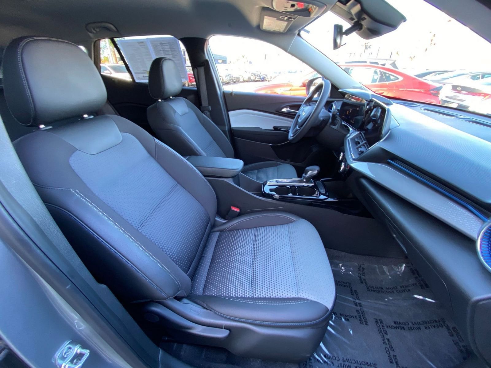 Thumbnail: 2025 Chevrolet Trax - 25