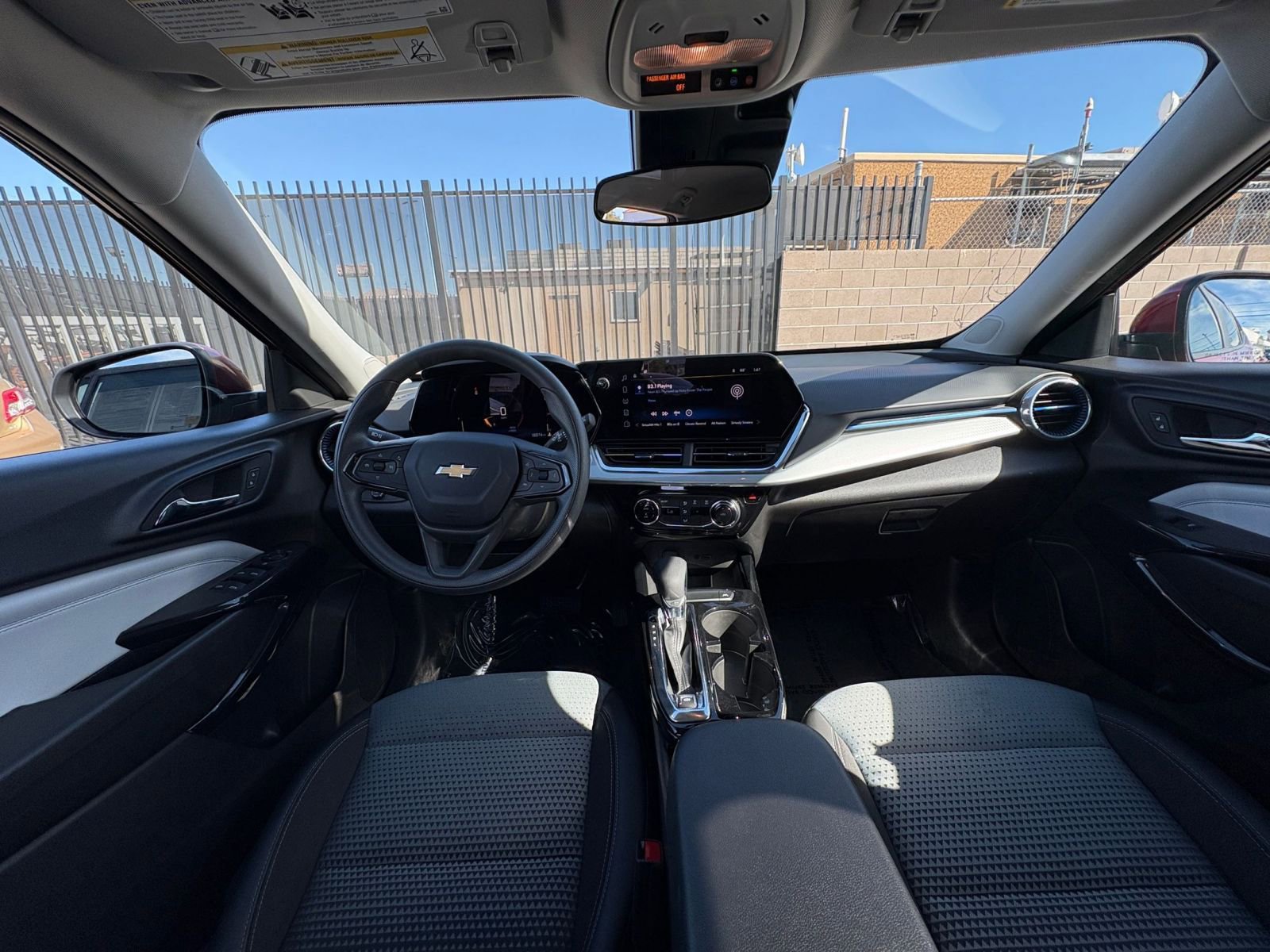 Thumbnail: 2025 Chevrolet Trax - 32