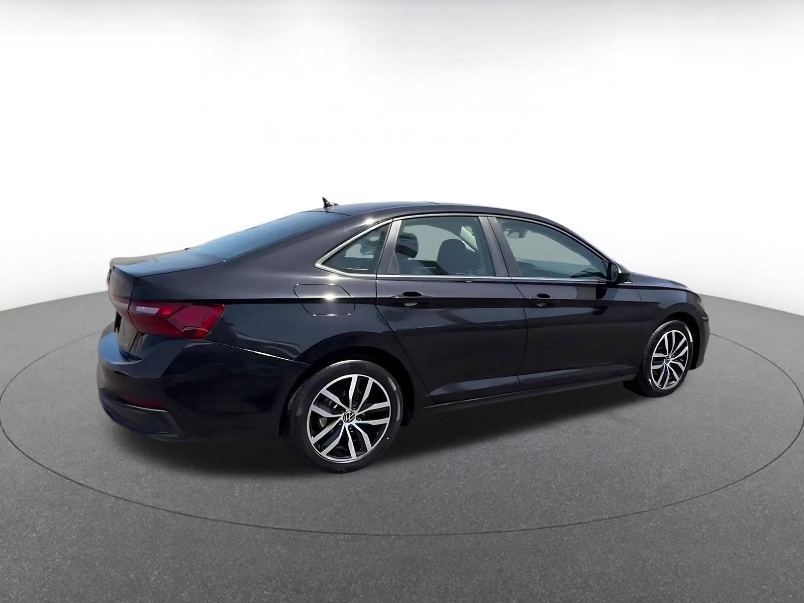 Thumbnail: 2025 Volkswagen Jetta - 15