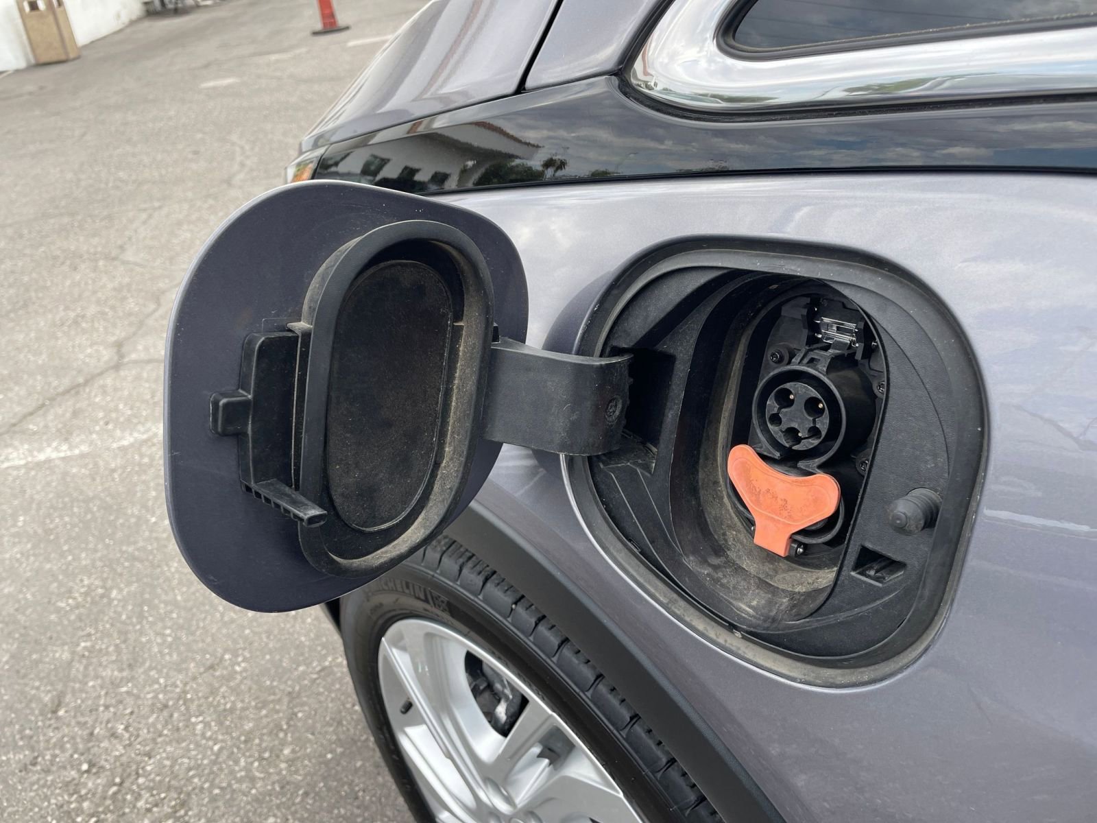 Thumbnail: 2023 Chevrolet Bolt EV - 23