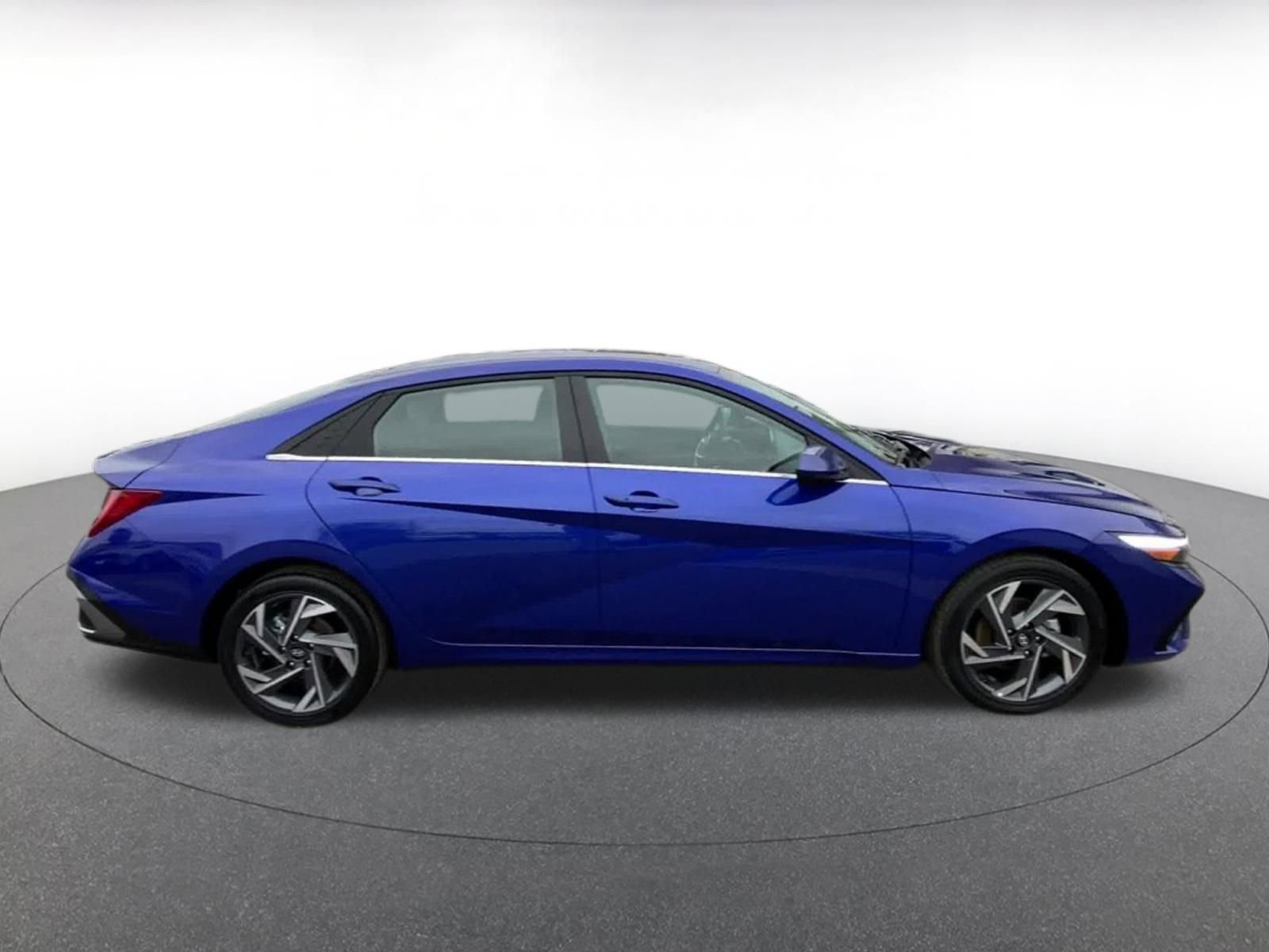 Thumbnail: 2025 Hyundai Elantra - 16