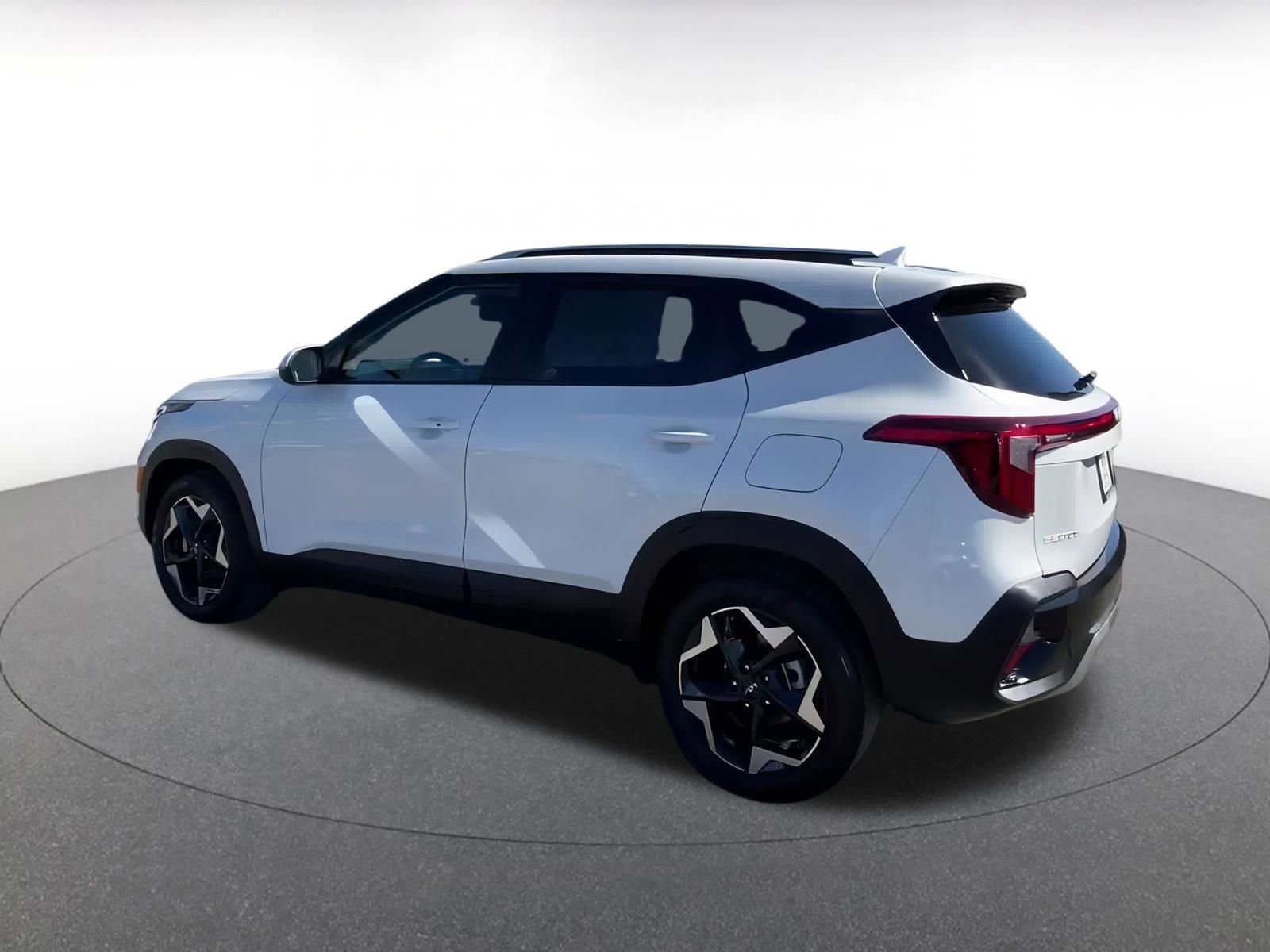 Thumbnail: 2025 Kia Seltos - 10