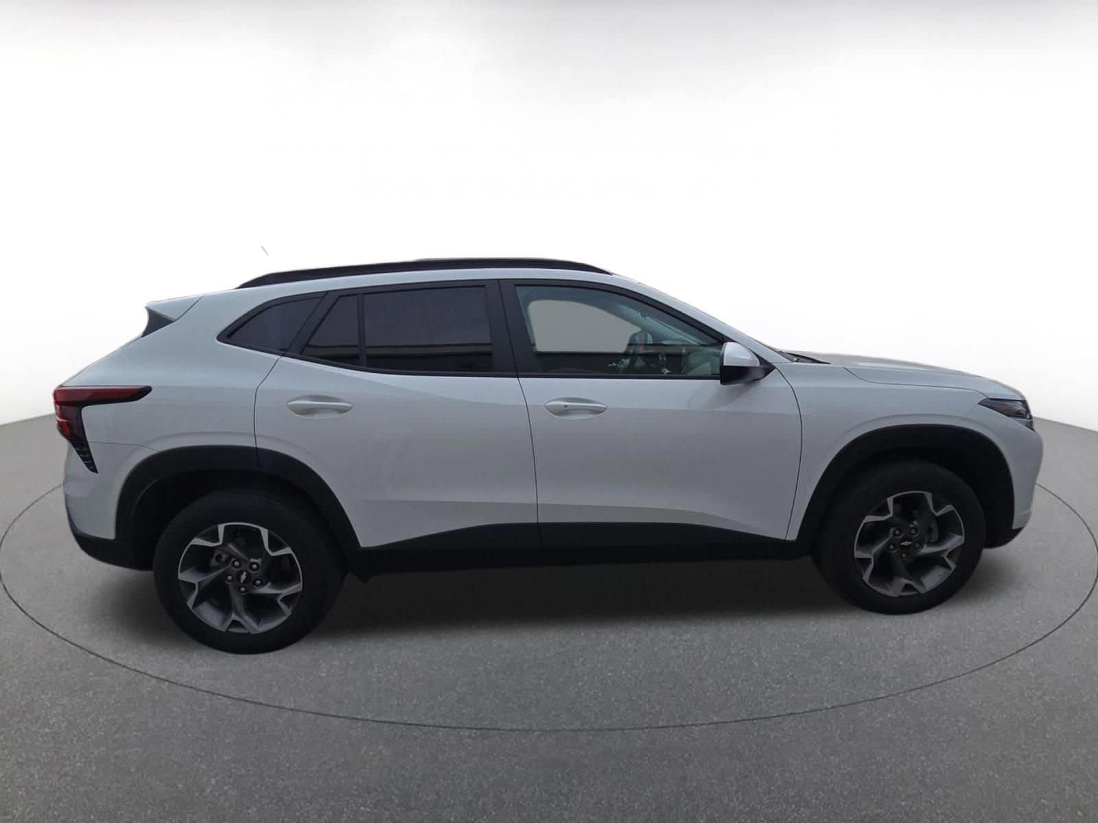 Thumbnail: 2025 Chevrolet Trax - 8