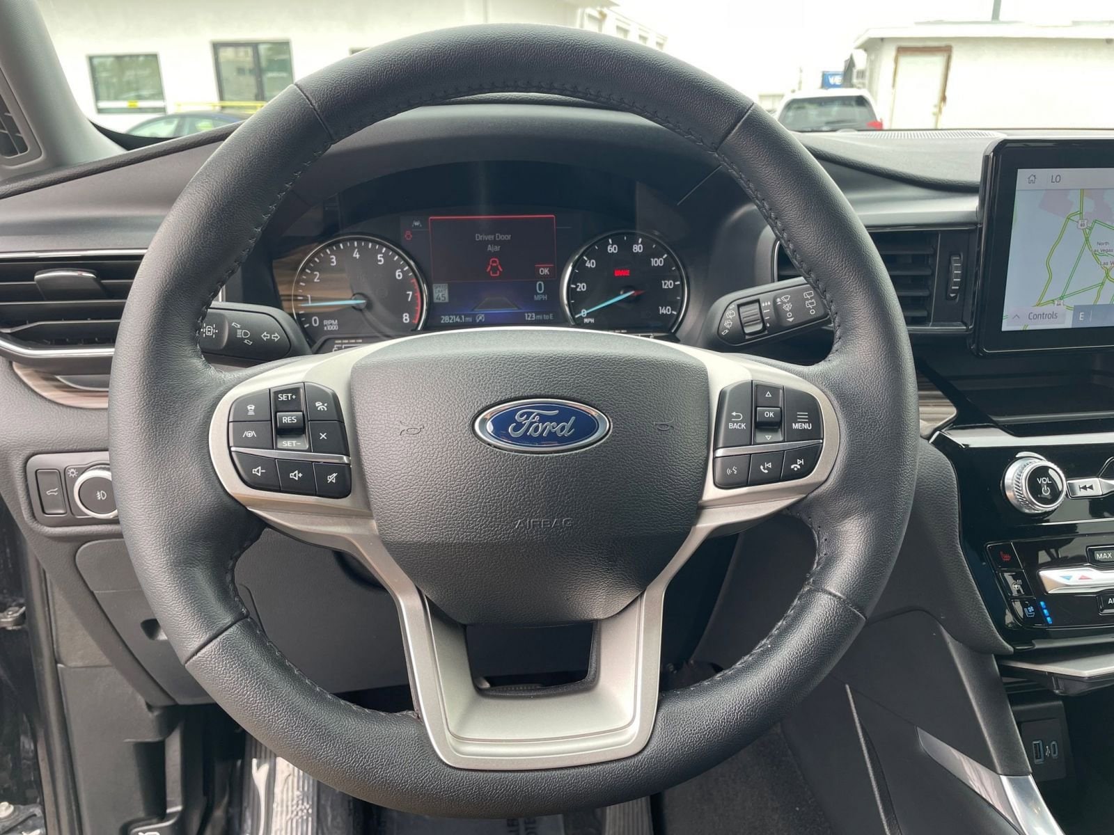 Thumbnail: 2024 Ford Explorer - 28