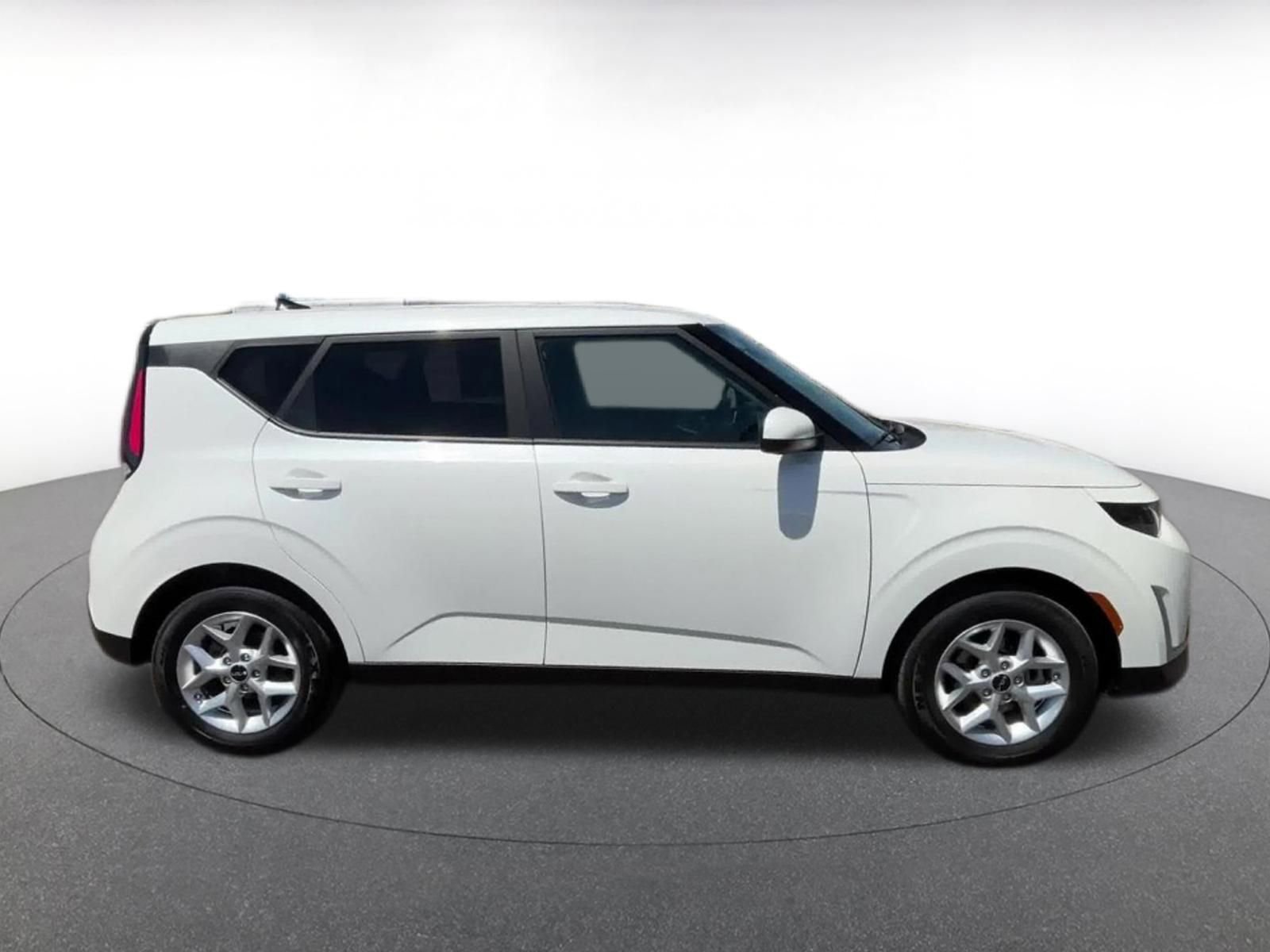 Thumbnail: 2025 Kia Soul - 16