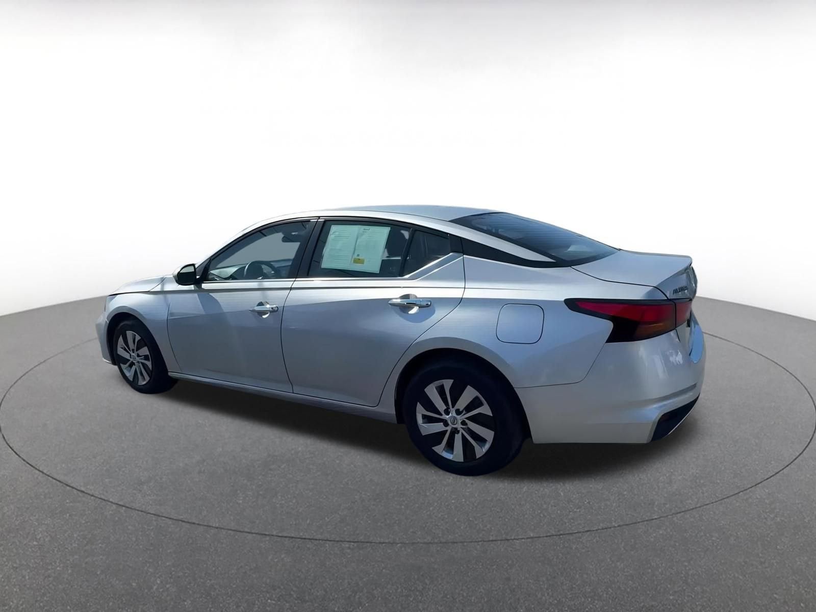 Thumbnail: 2023 Nissan Altima - 10