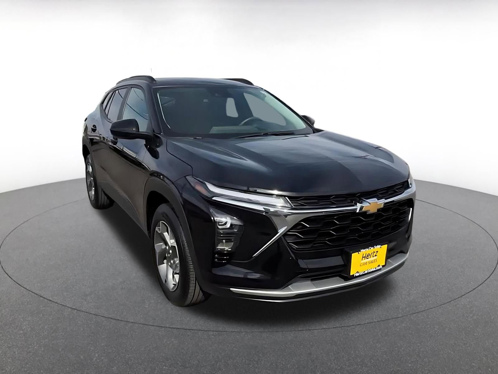 Thumbnail: 2025 Chevrolet Trax - 3