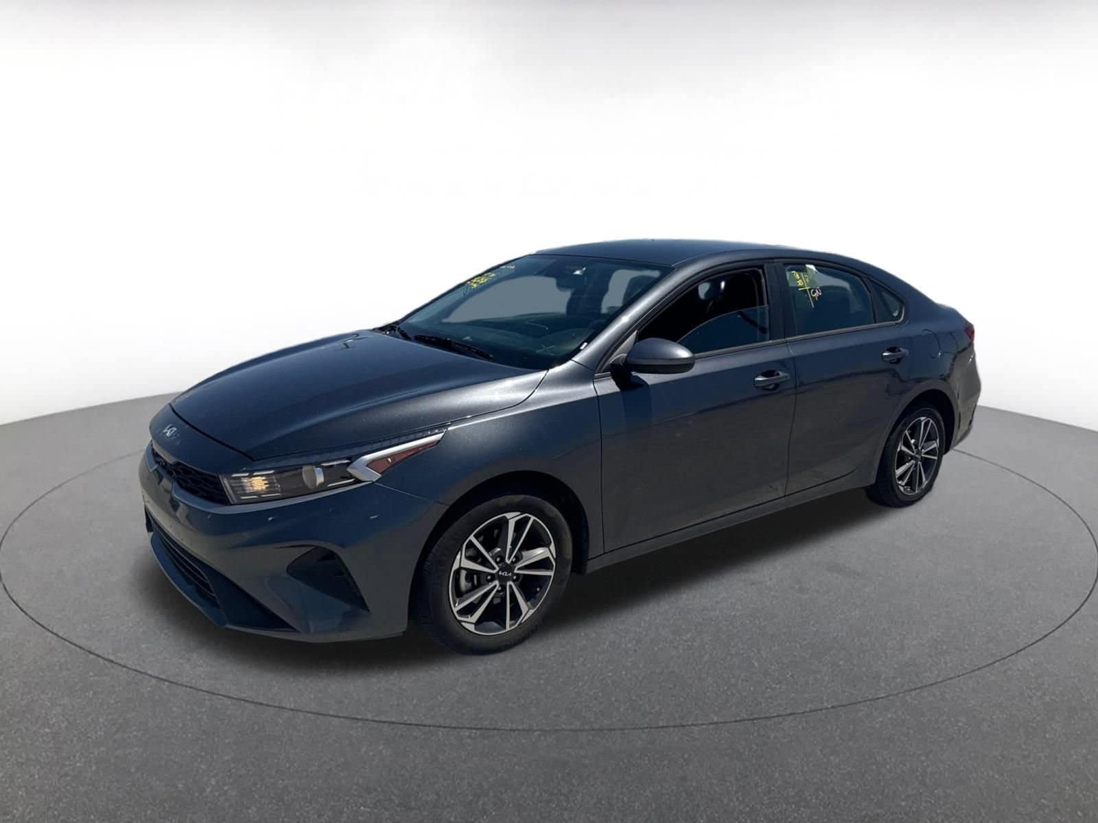 Thumbnail: 2024 Kia Forte - 3