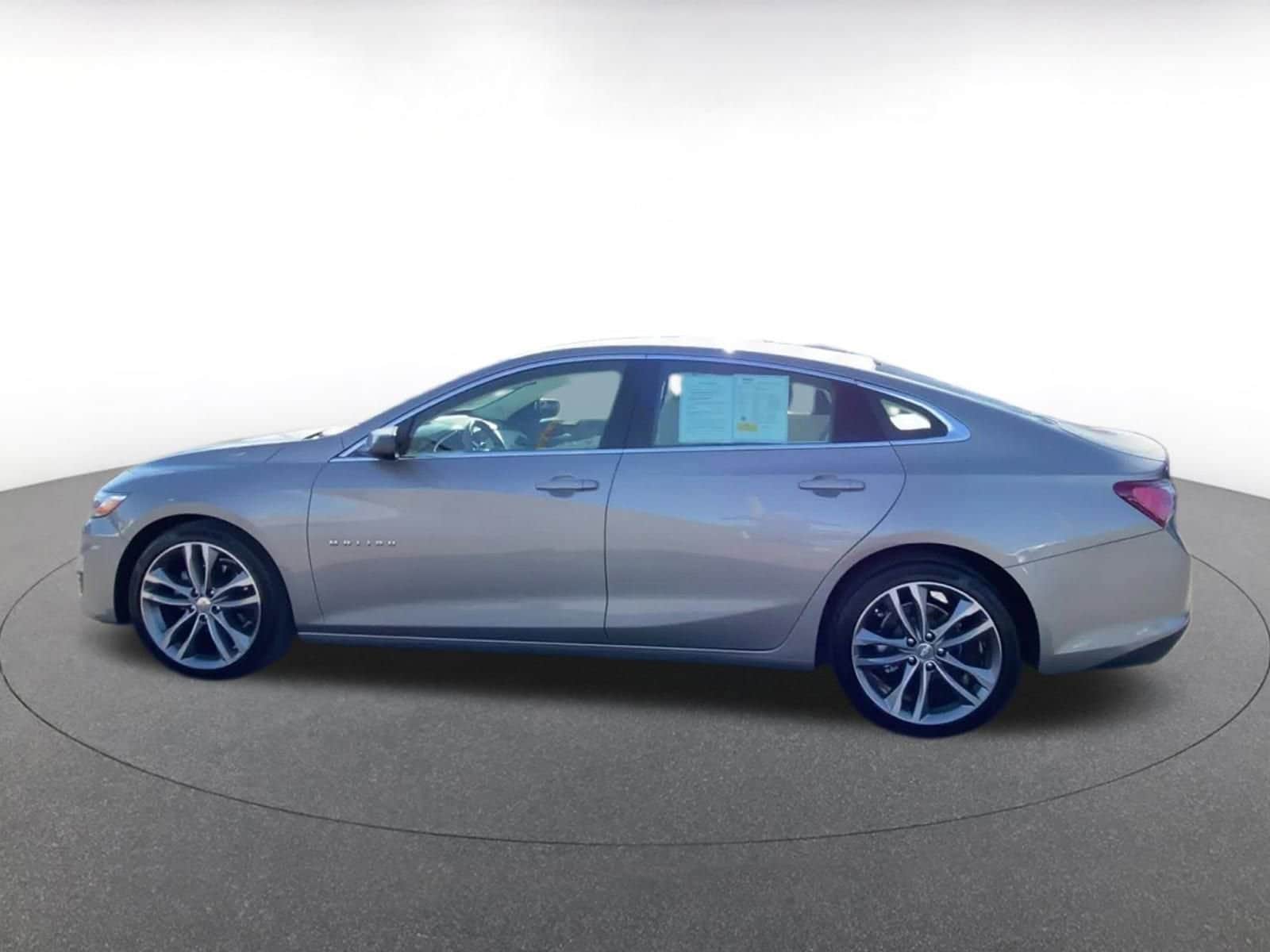 Thumbnail: 2024 Chevrolet Malibu - 9