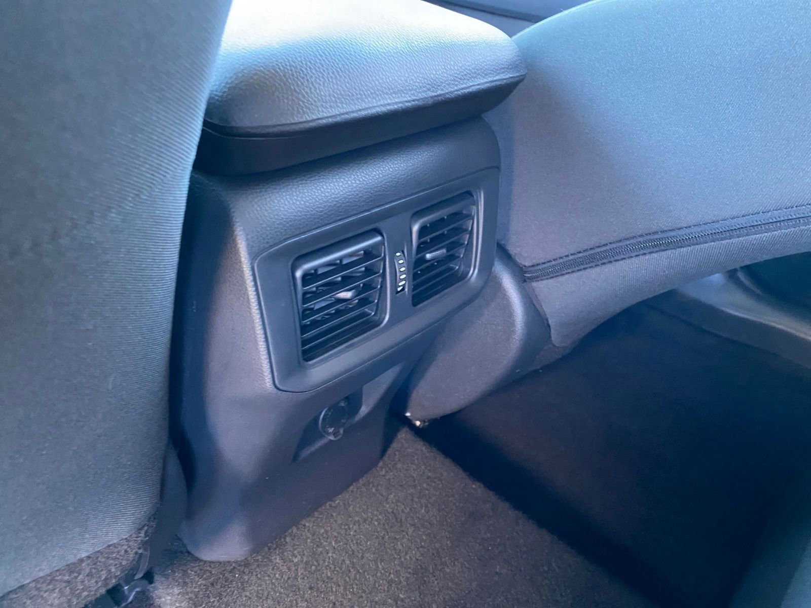 Thumbnail: 2025 Toyota RAV4 - 24