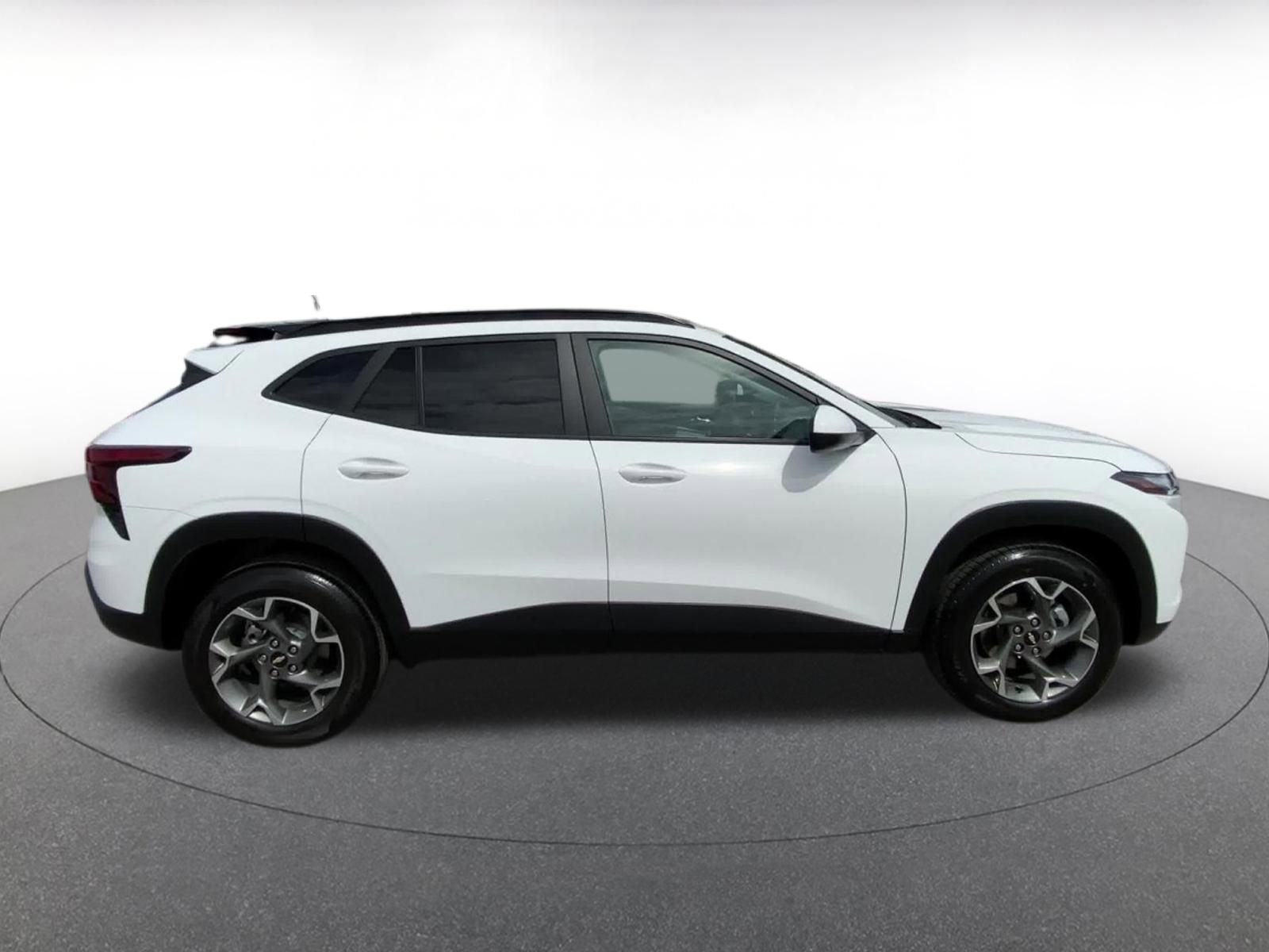 Thumbnail: 2025 Chevrolet Trax - 16