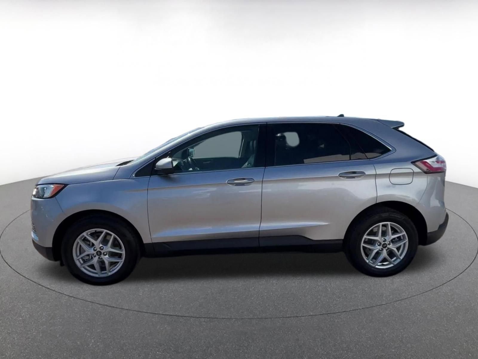 Thumbnail: 2023 Ford Edge - 9