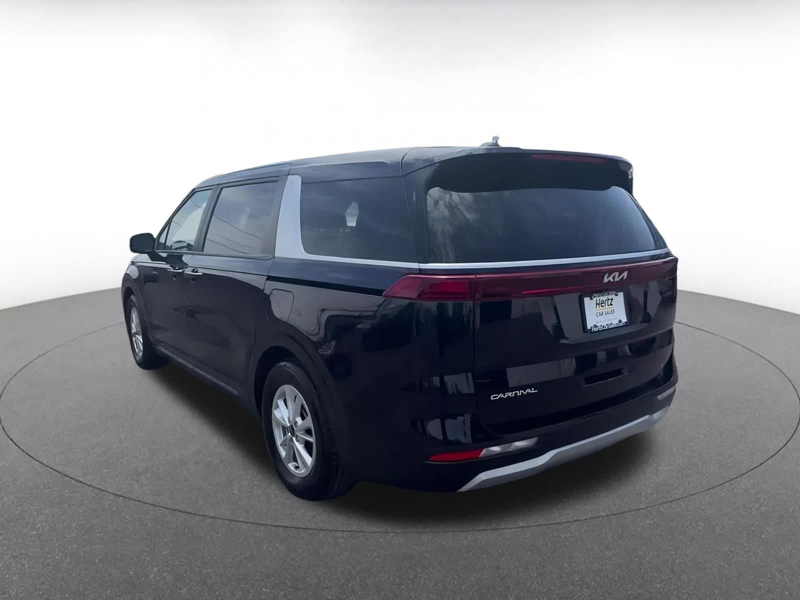 Thumbnail: 2024 Kia Carnival - 11